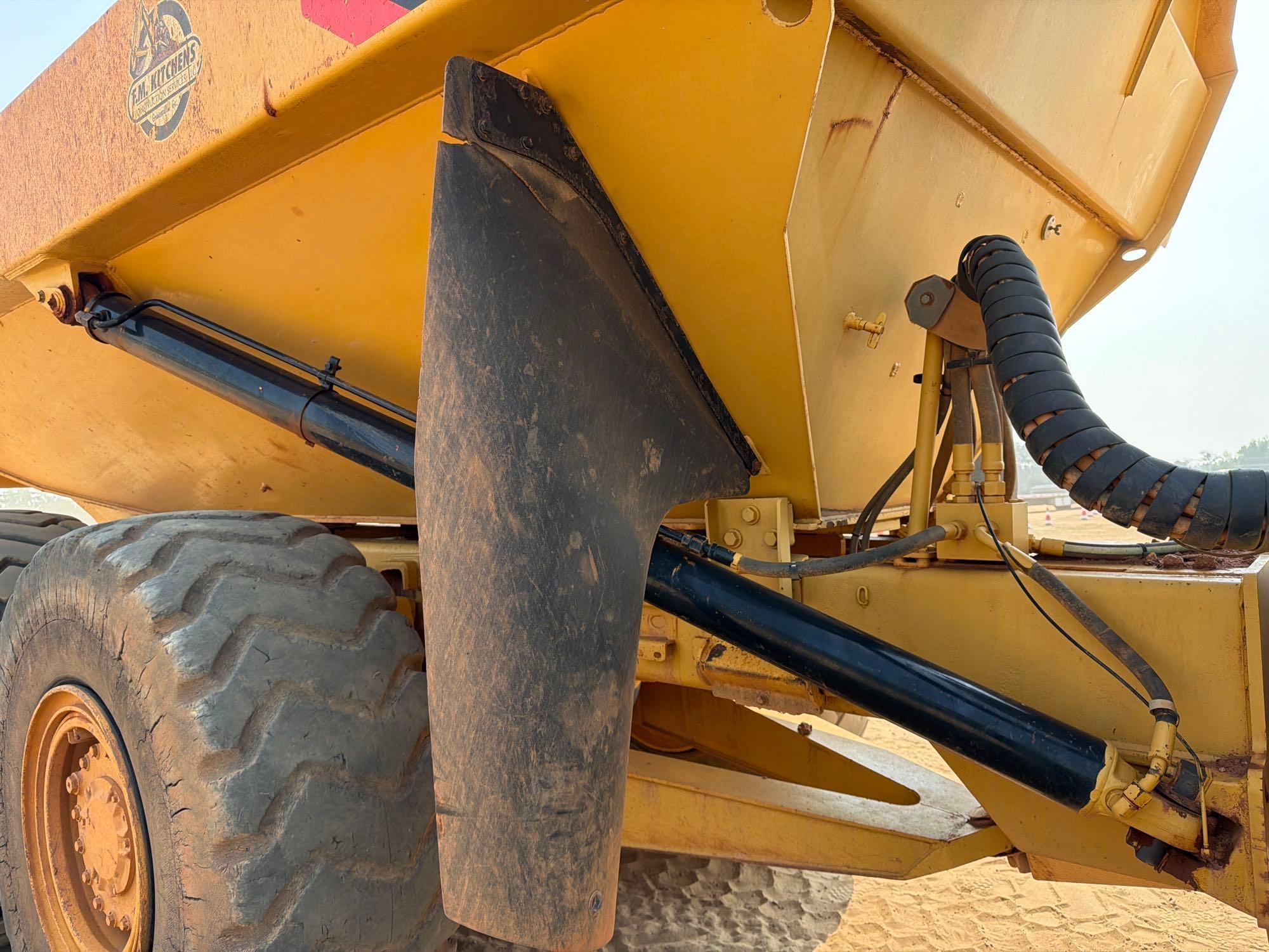 2007 Caterpillar 725