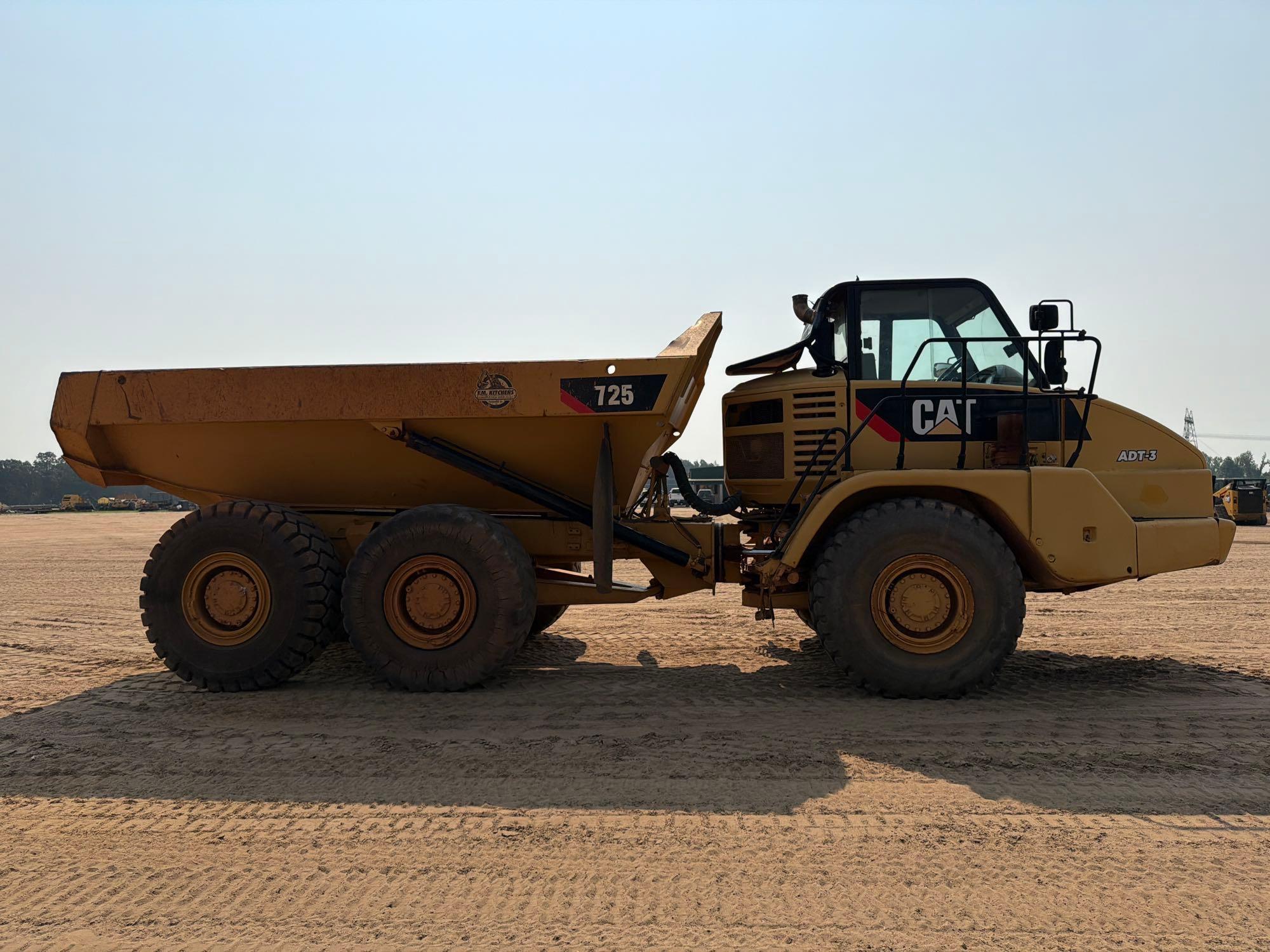 2007 Caterpillar 725