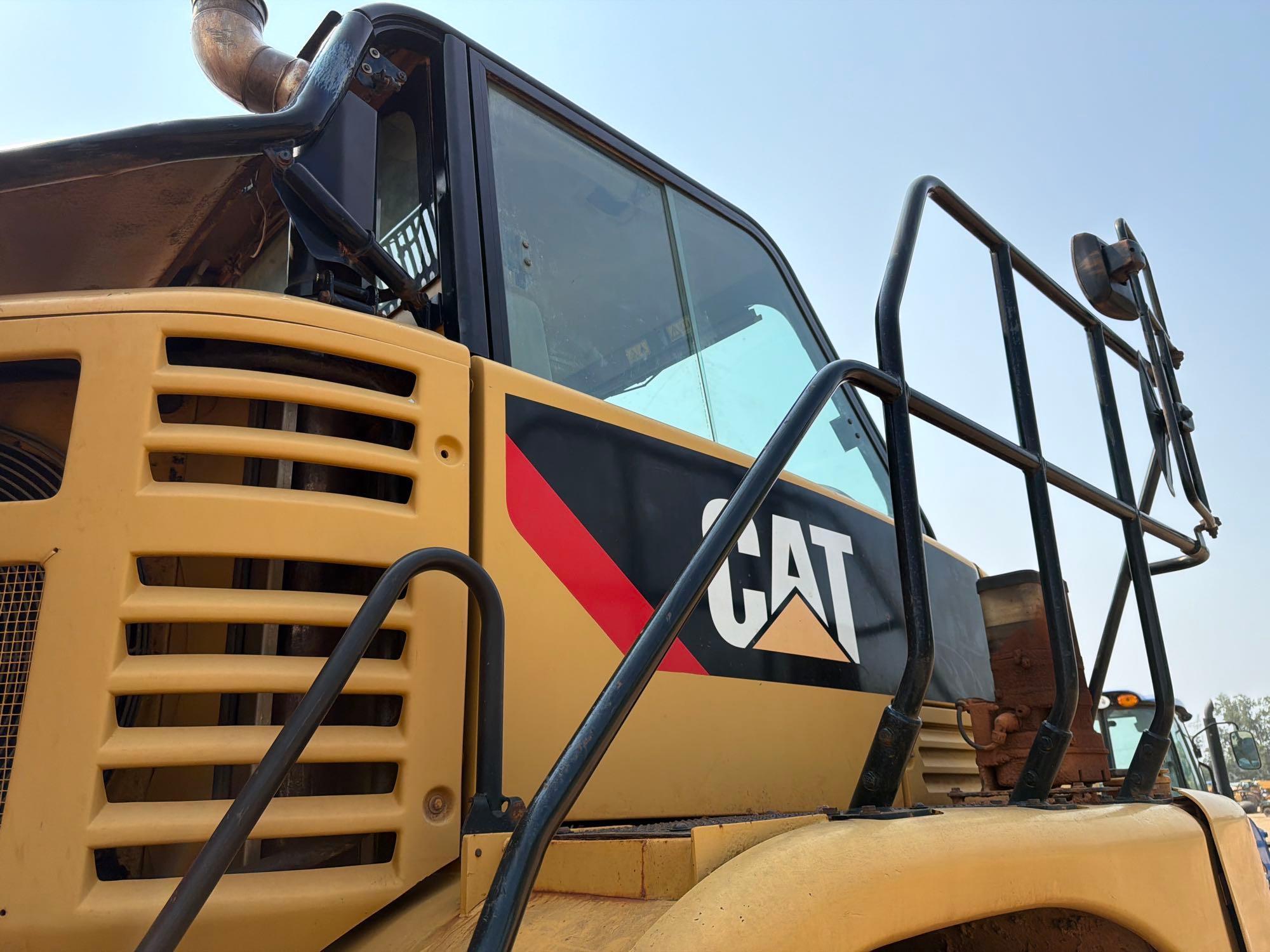 2007 Caterpillar 725