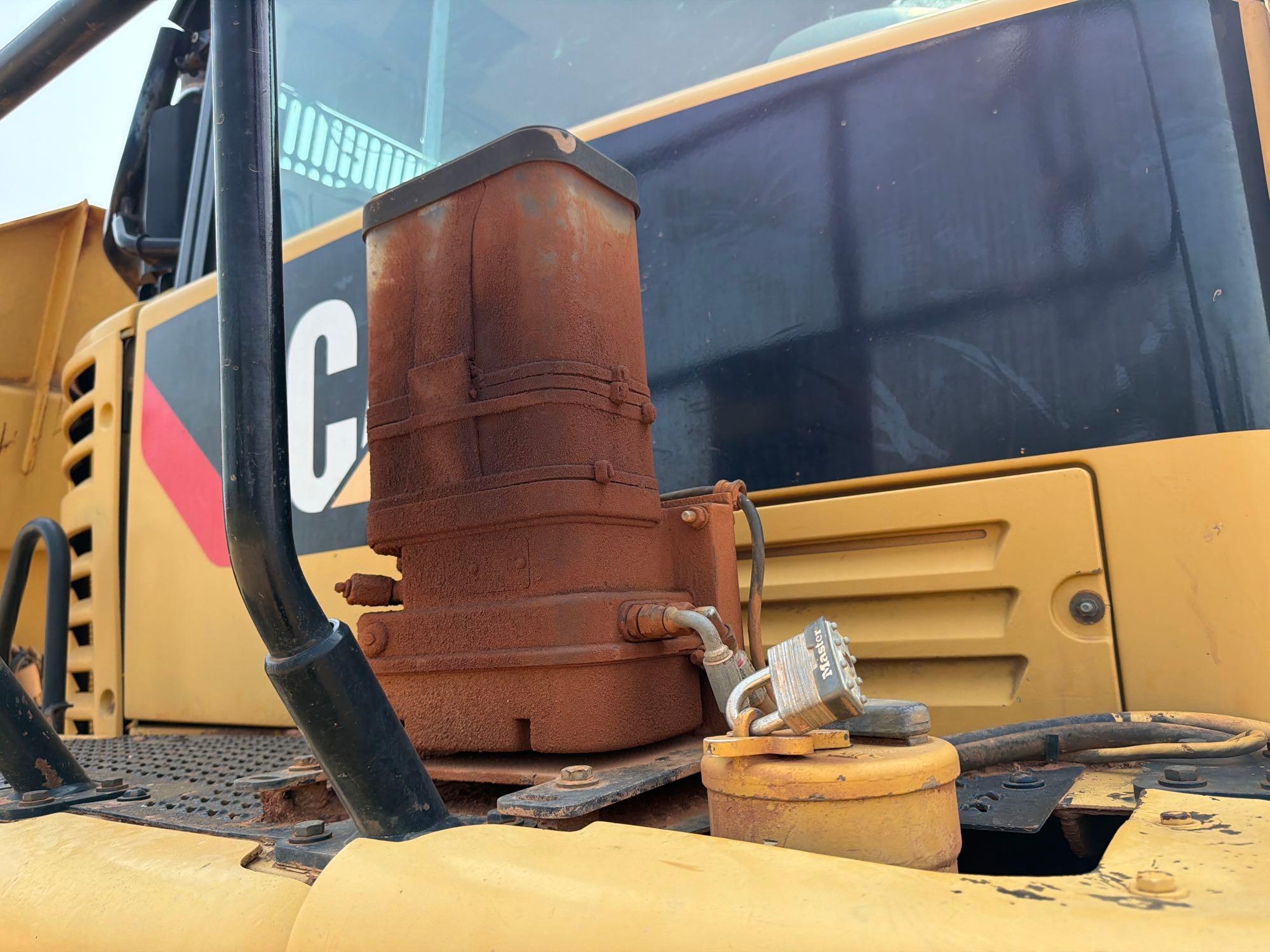2007 Caterpillar 725