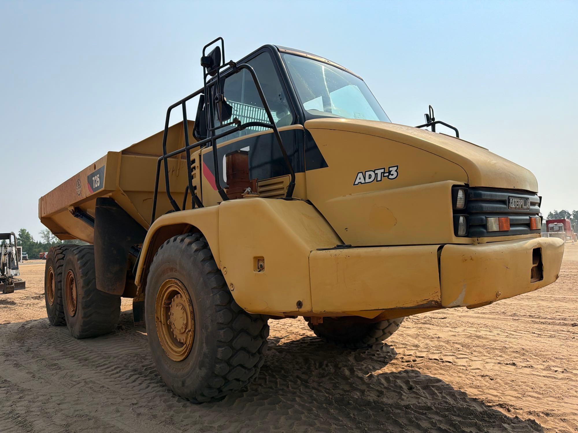 2007 Caterpillar 725