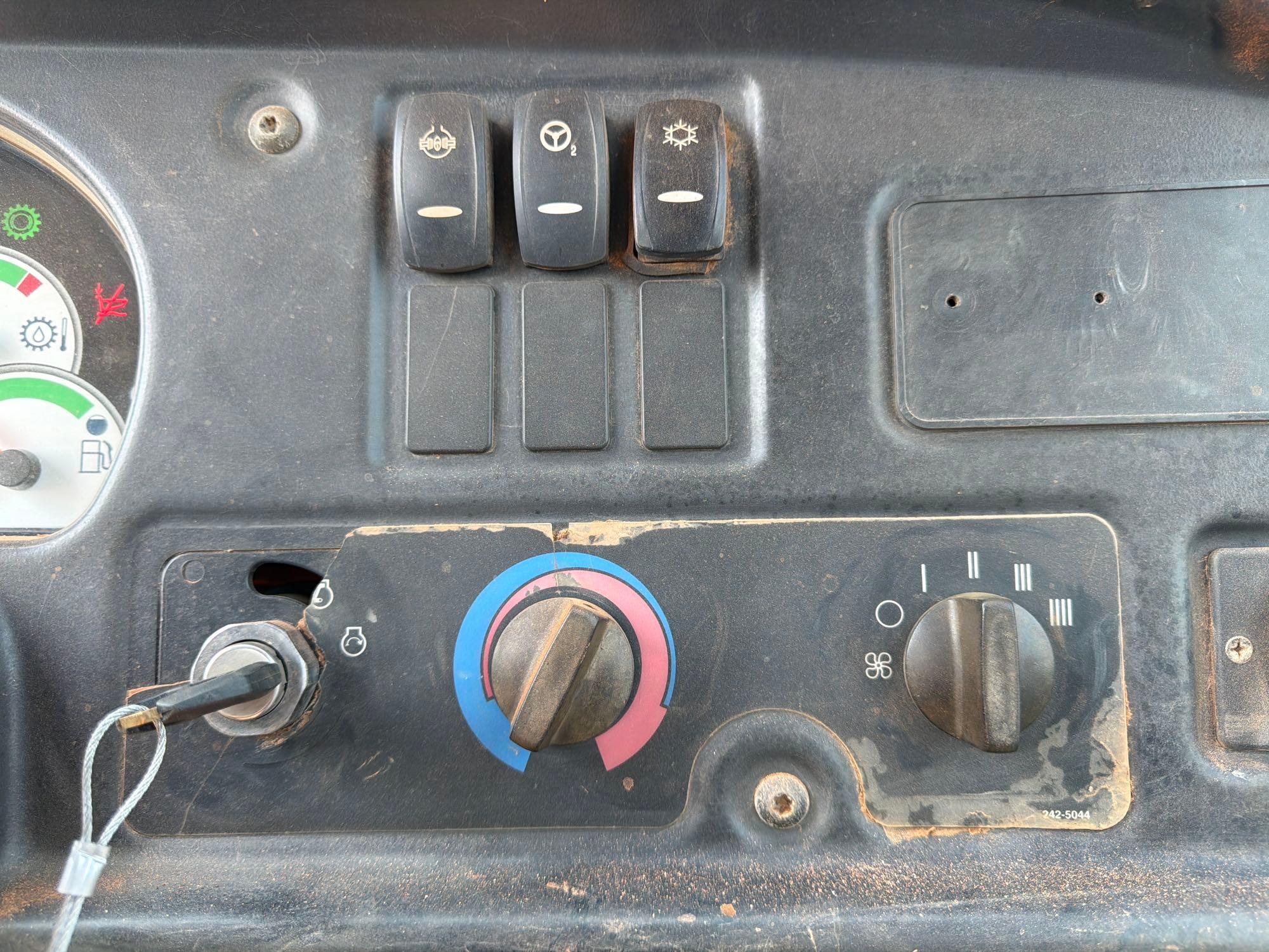 2007 Caterpillar 725