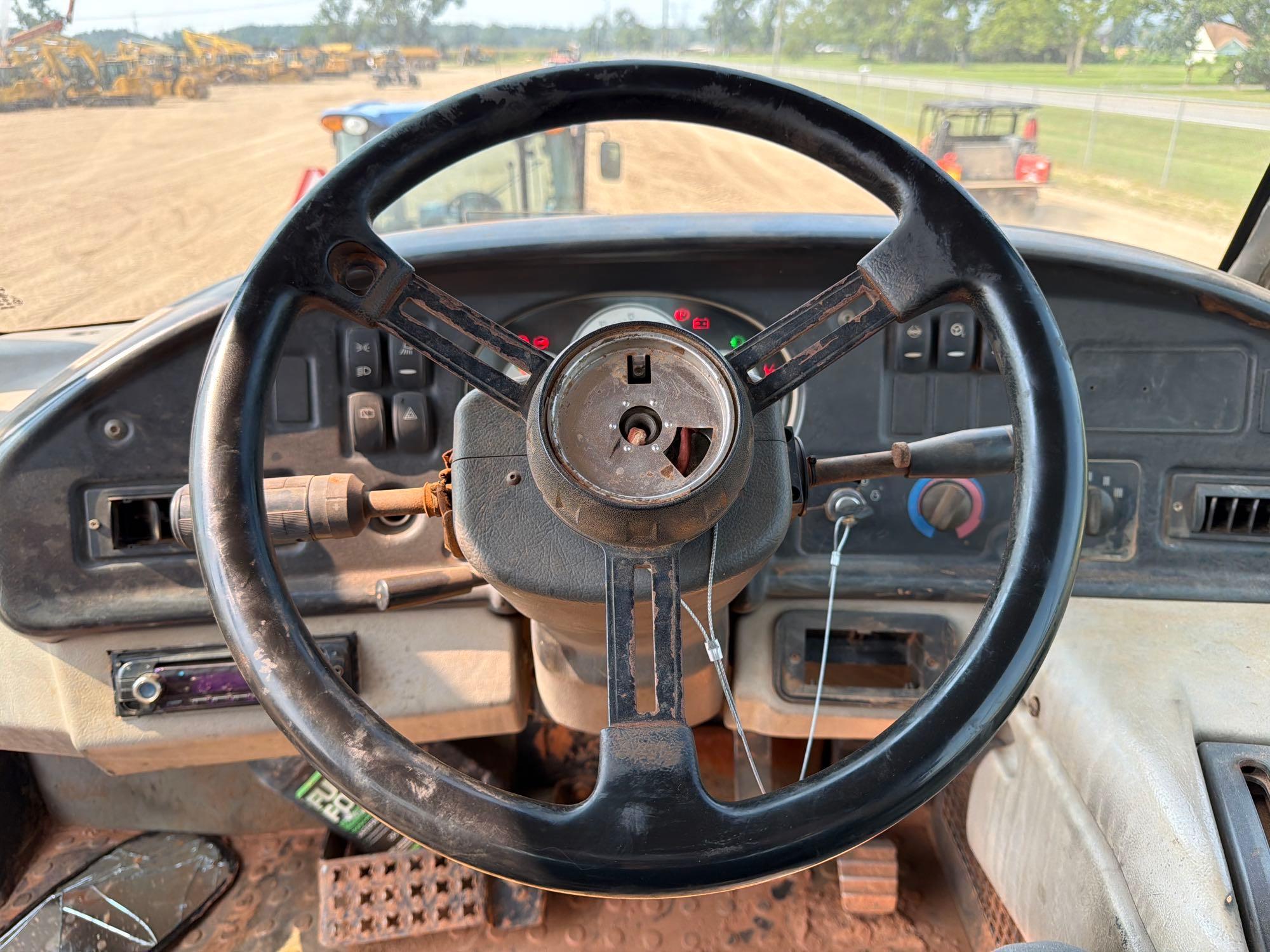 2007 Caterpillar 725