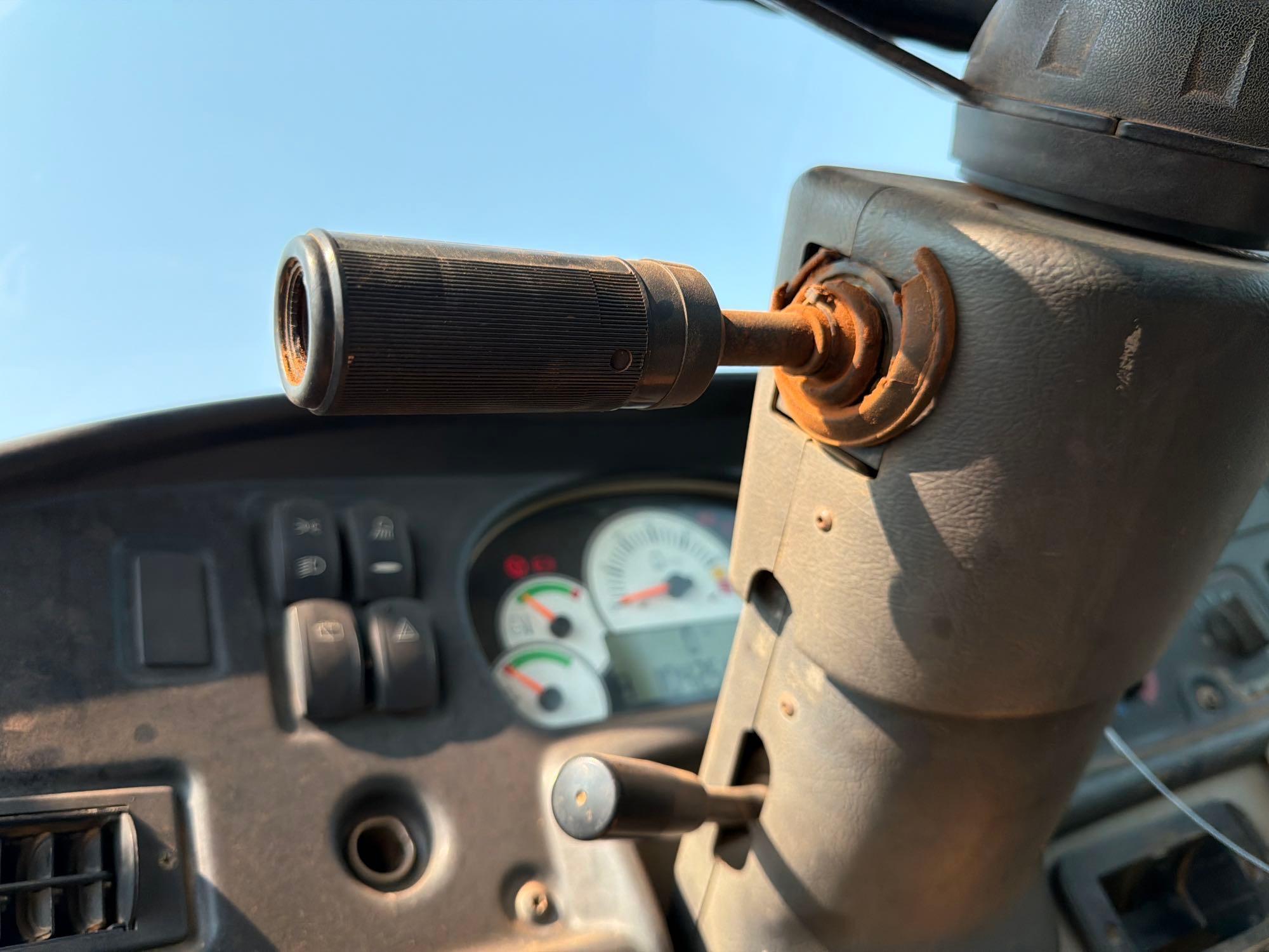 2007 Caterpillar 725
