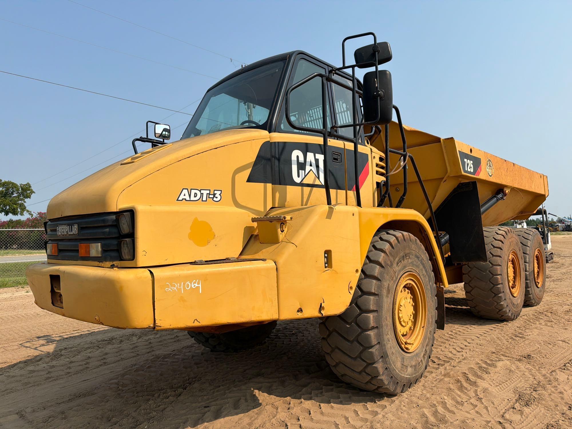 2007 Caterpillar 725