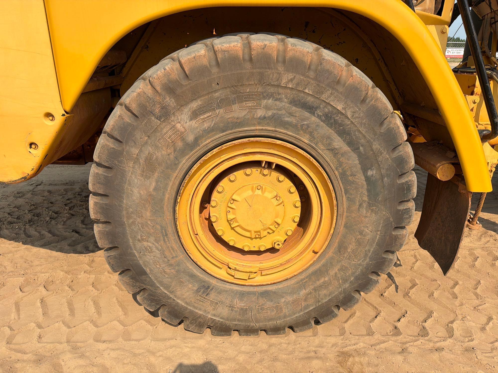 2007 Caterpillar 725