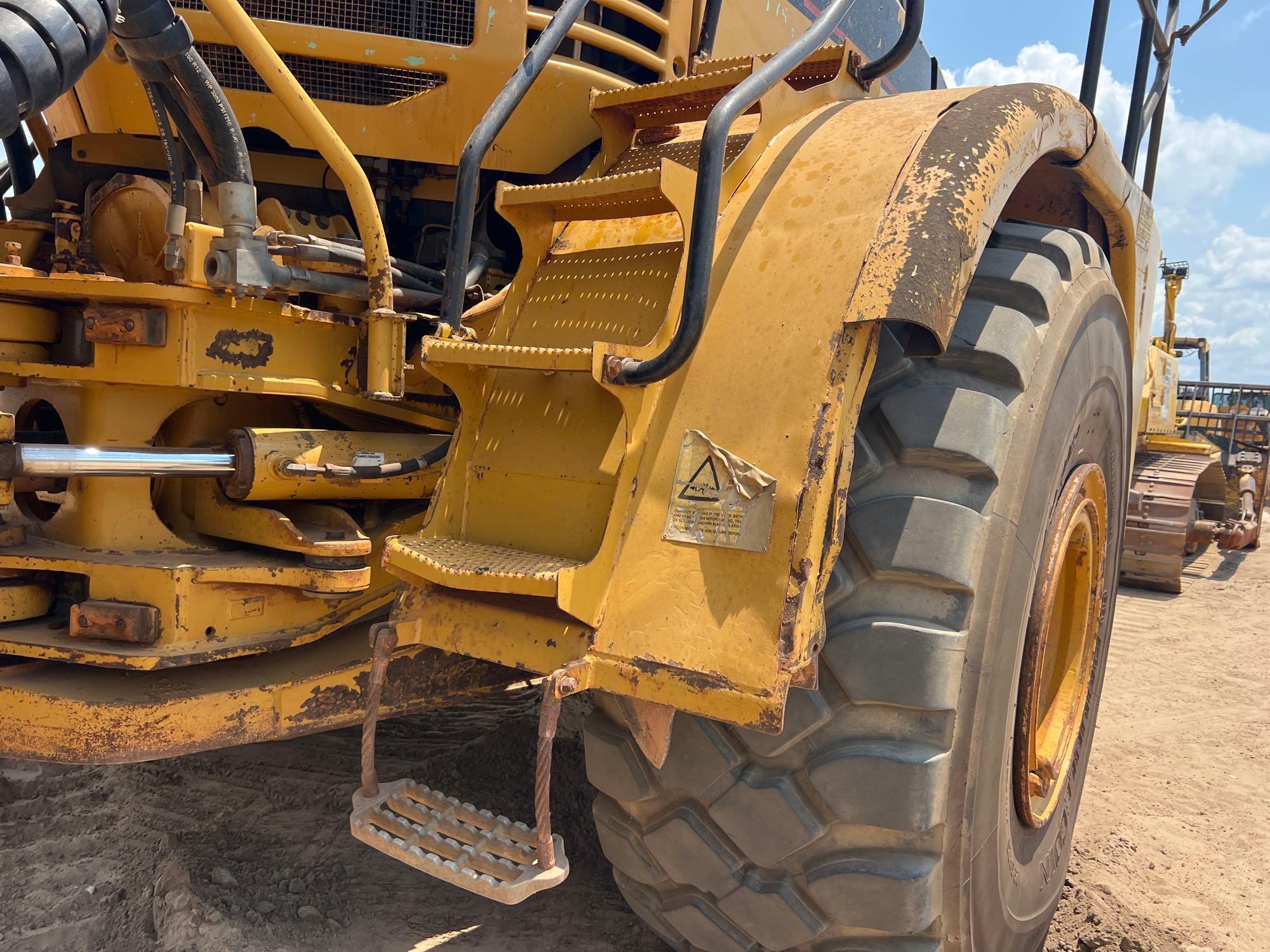 2004 Caterpillar 740
