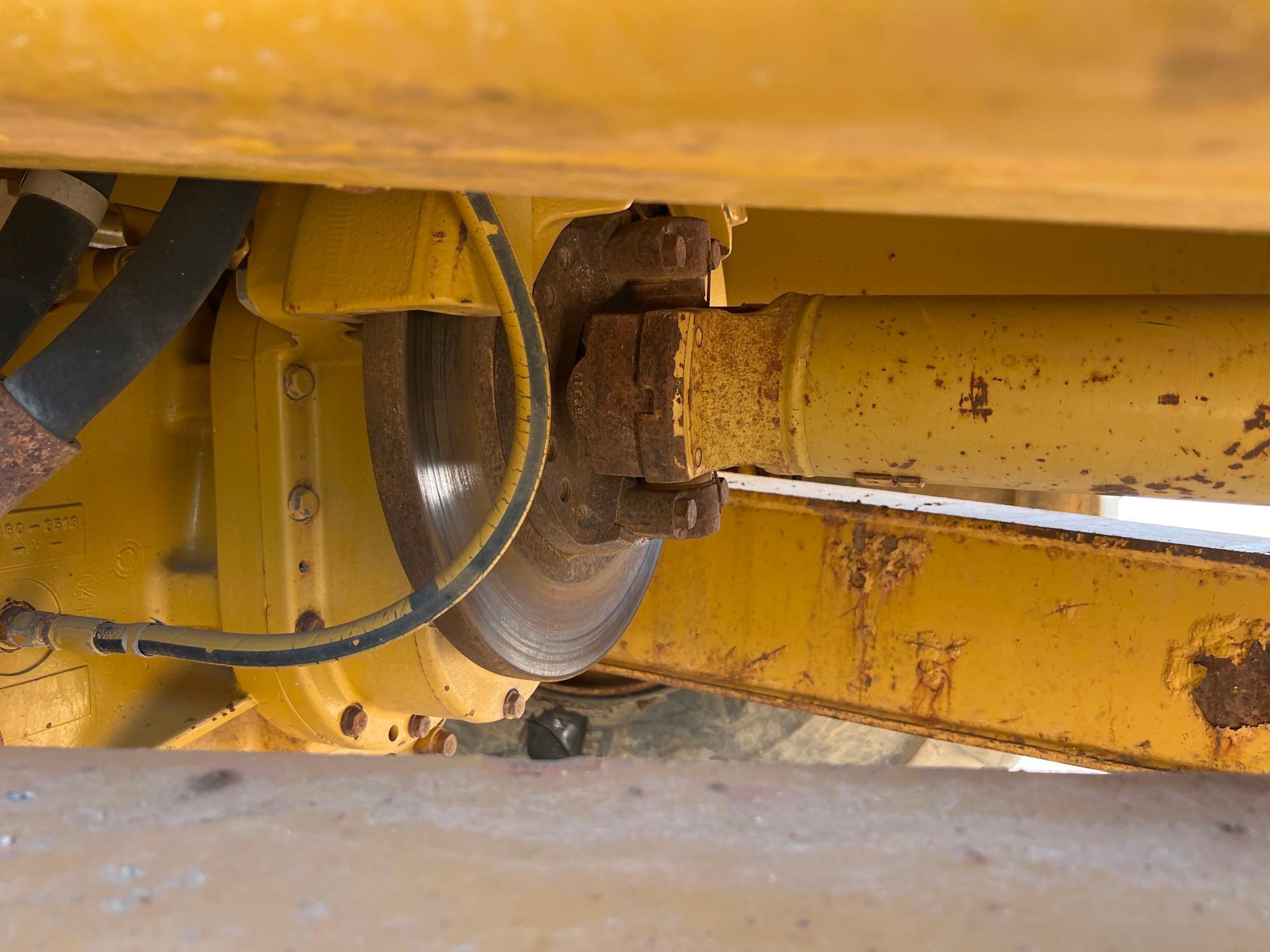 2004 Caterpillar 740