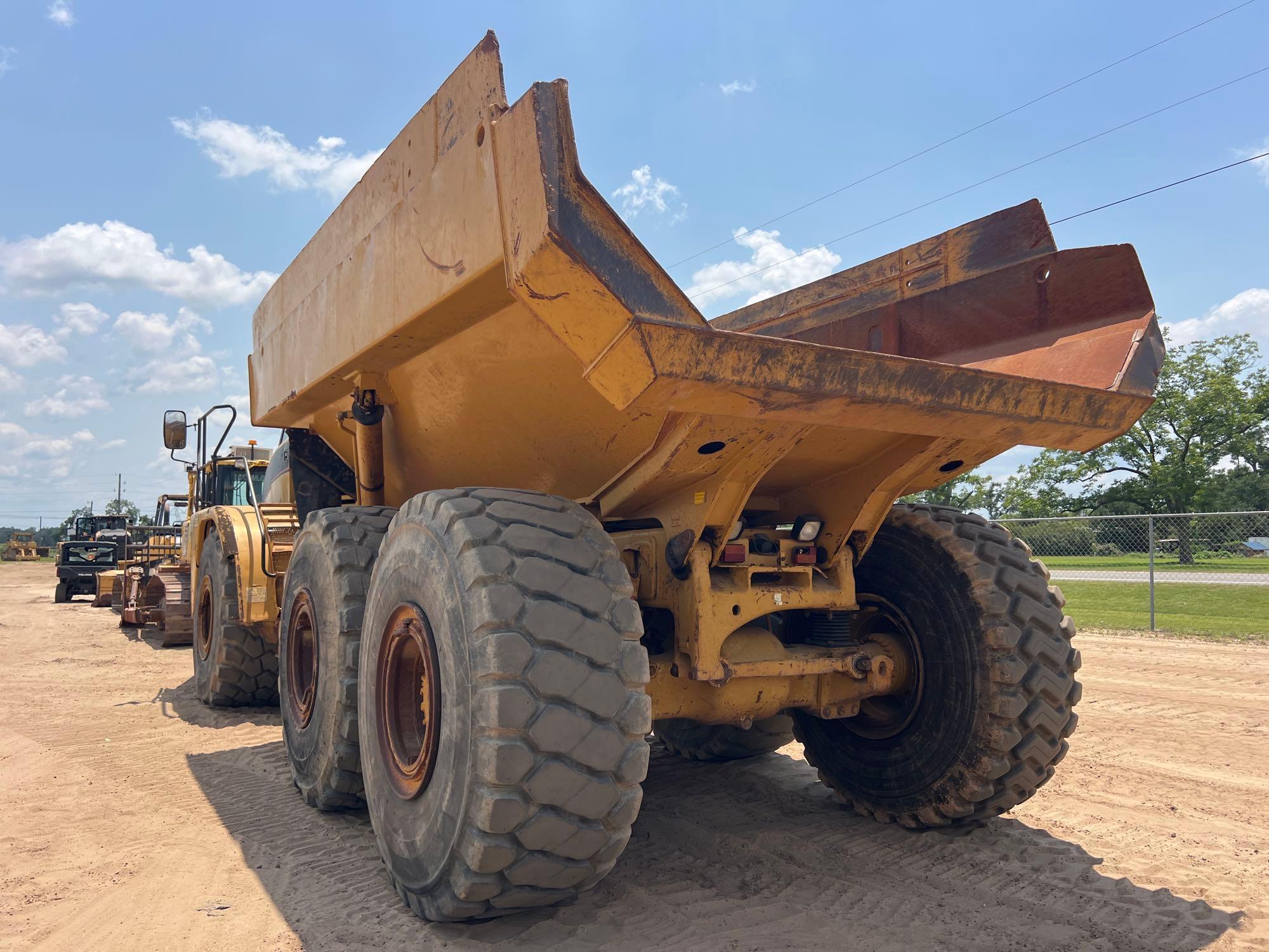 2004 Caterpillar 740