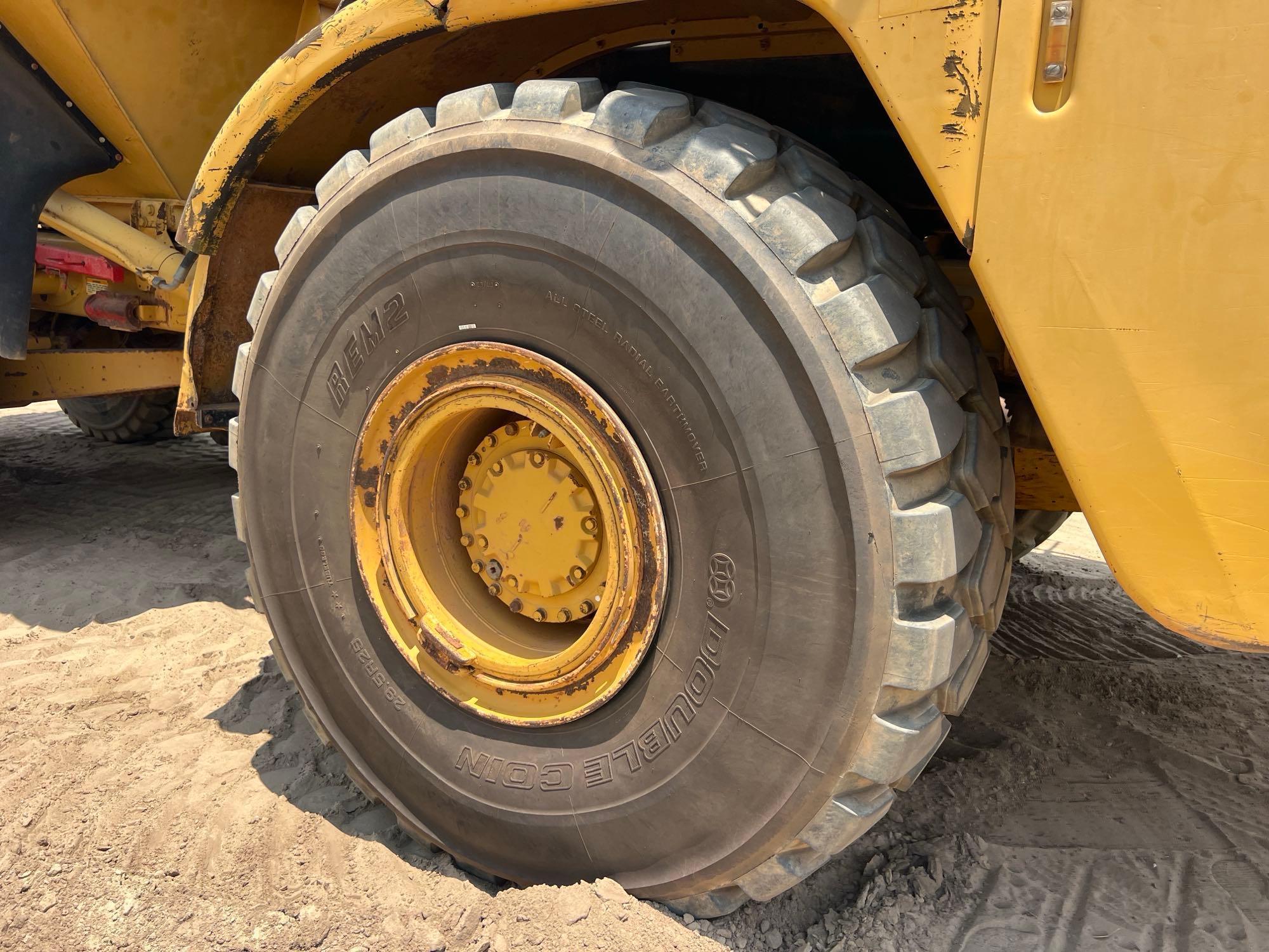 2004 Caterpillar 740