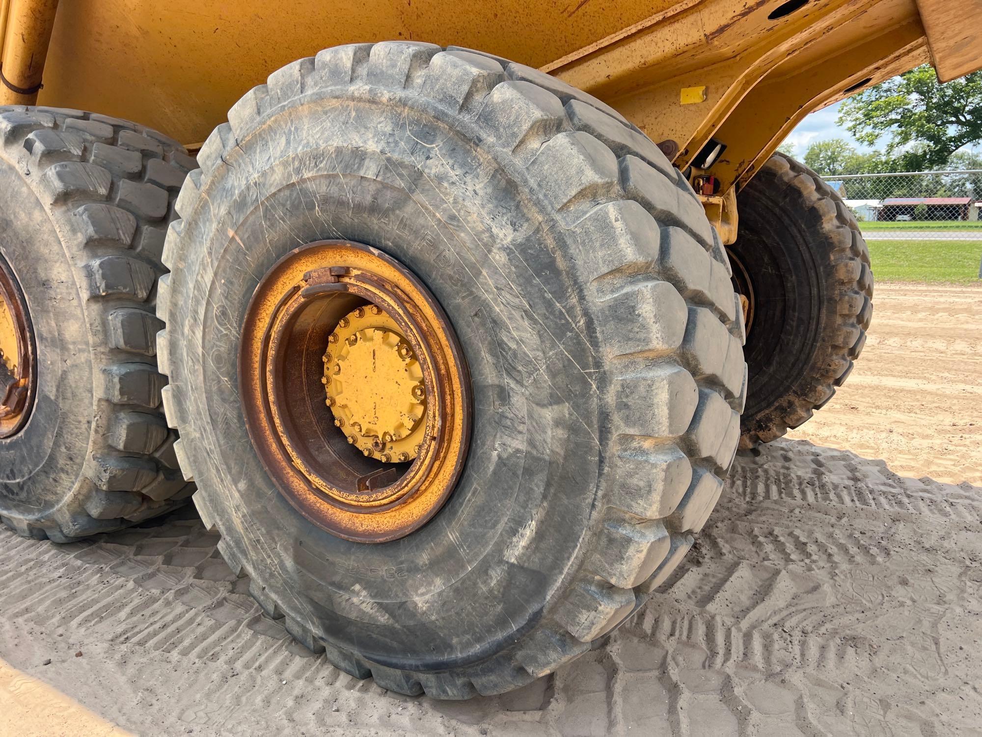 2004 Caterpillar 740