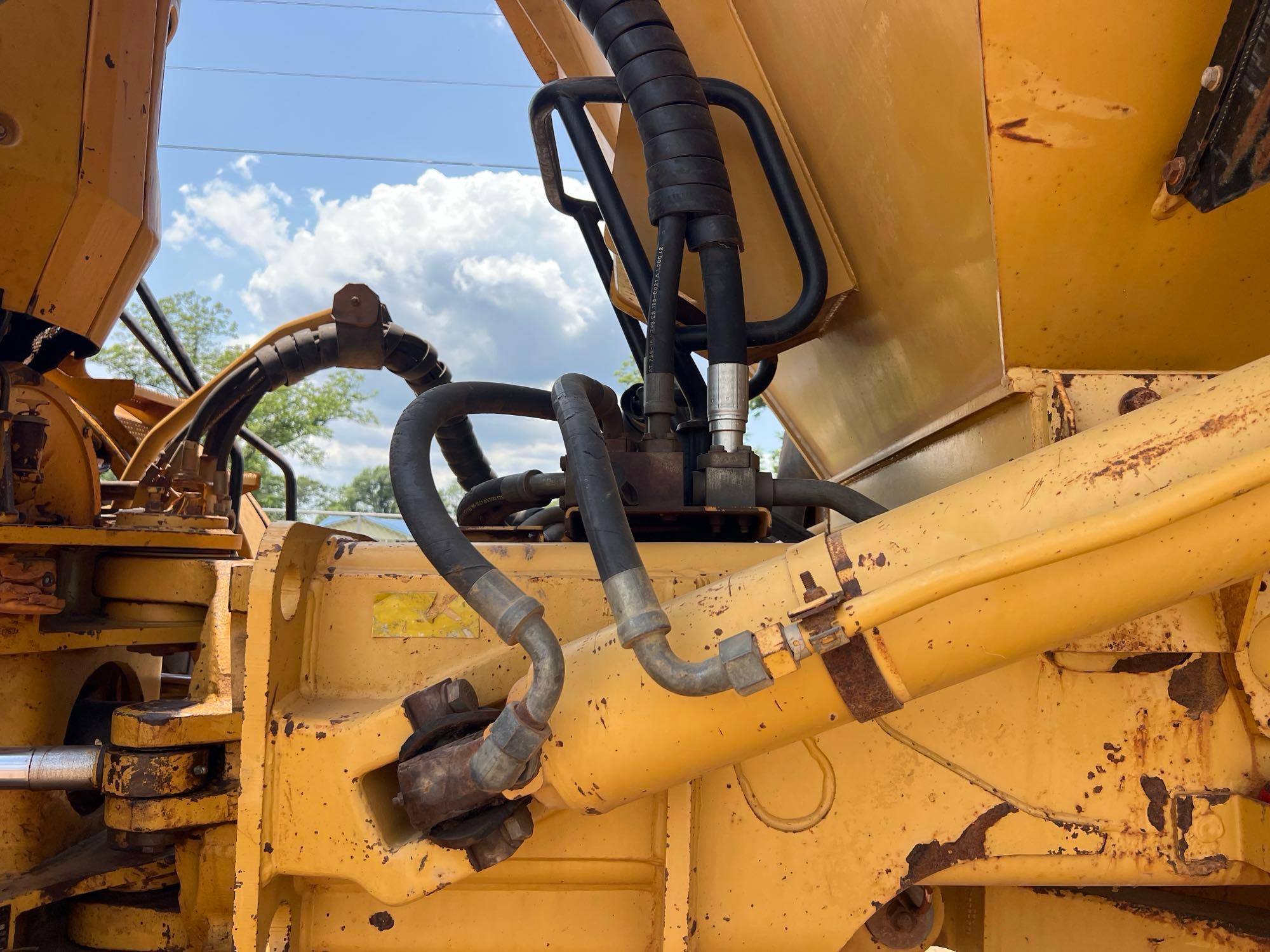 2004 Caterpillar 740