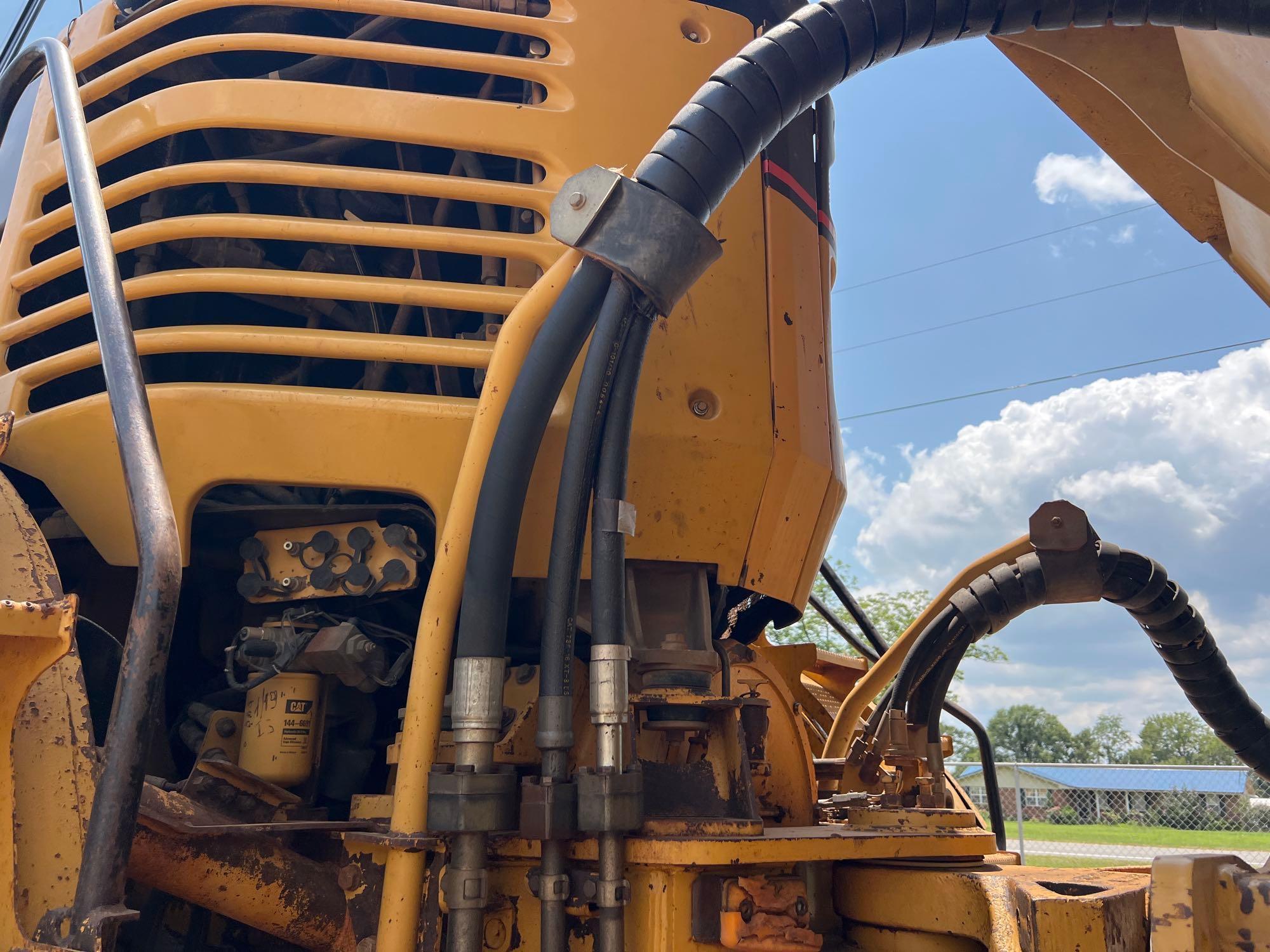 2004 Caterpillar 740