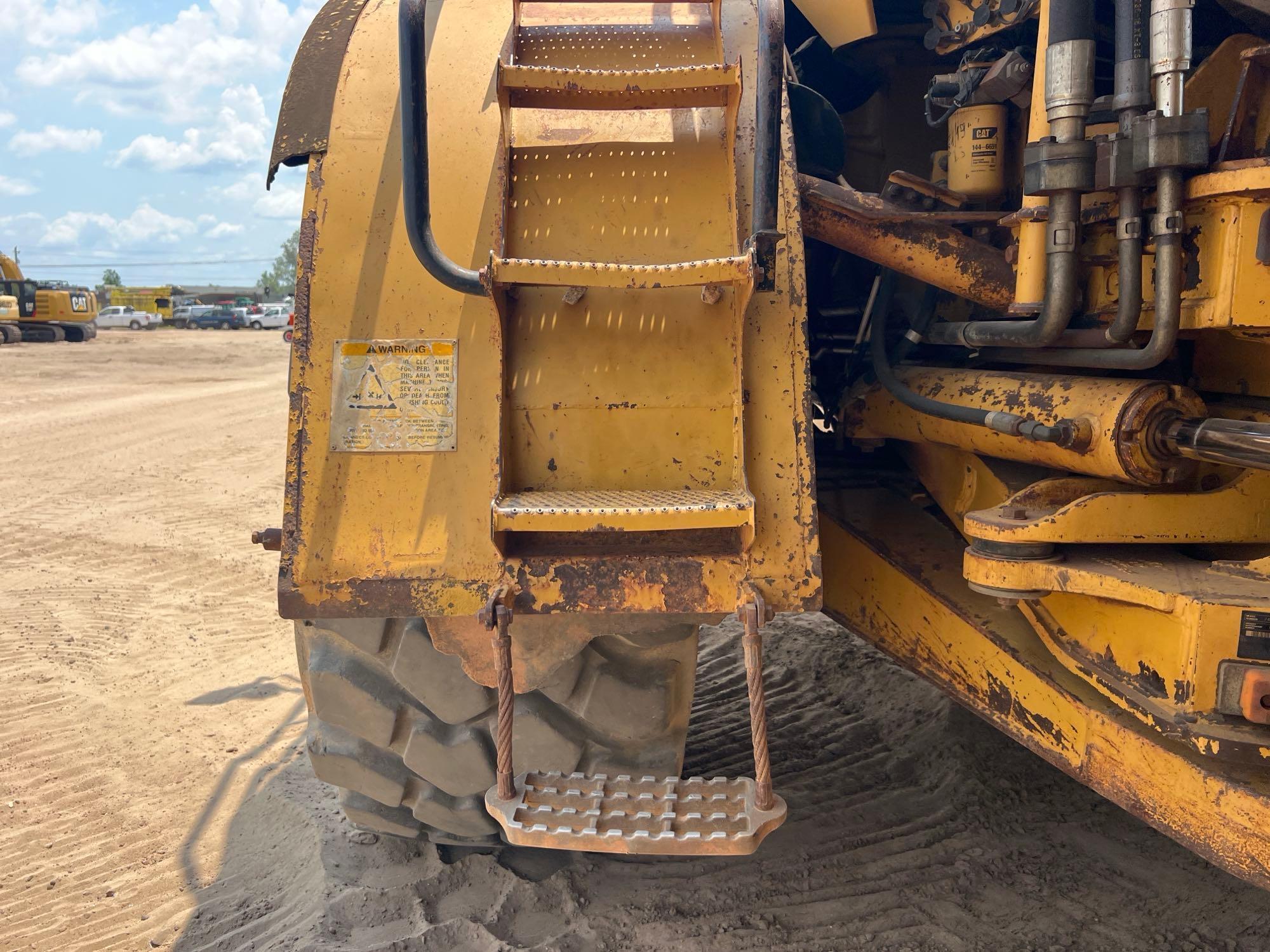 2004 Caterpillar 740
