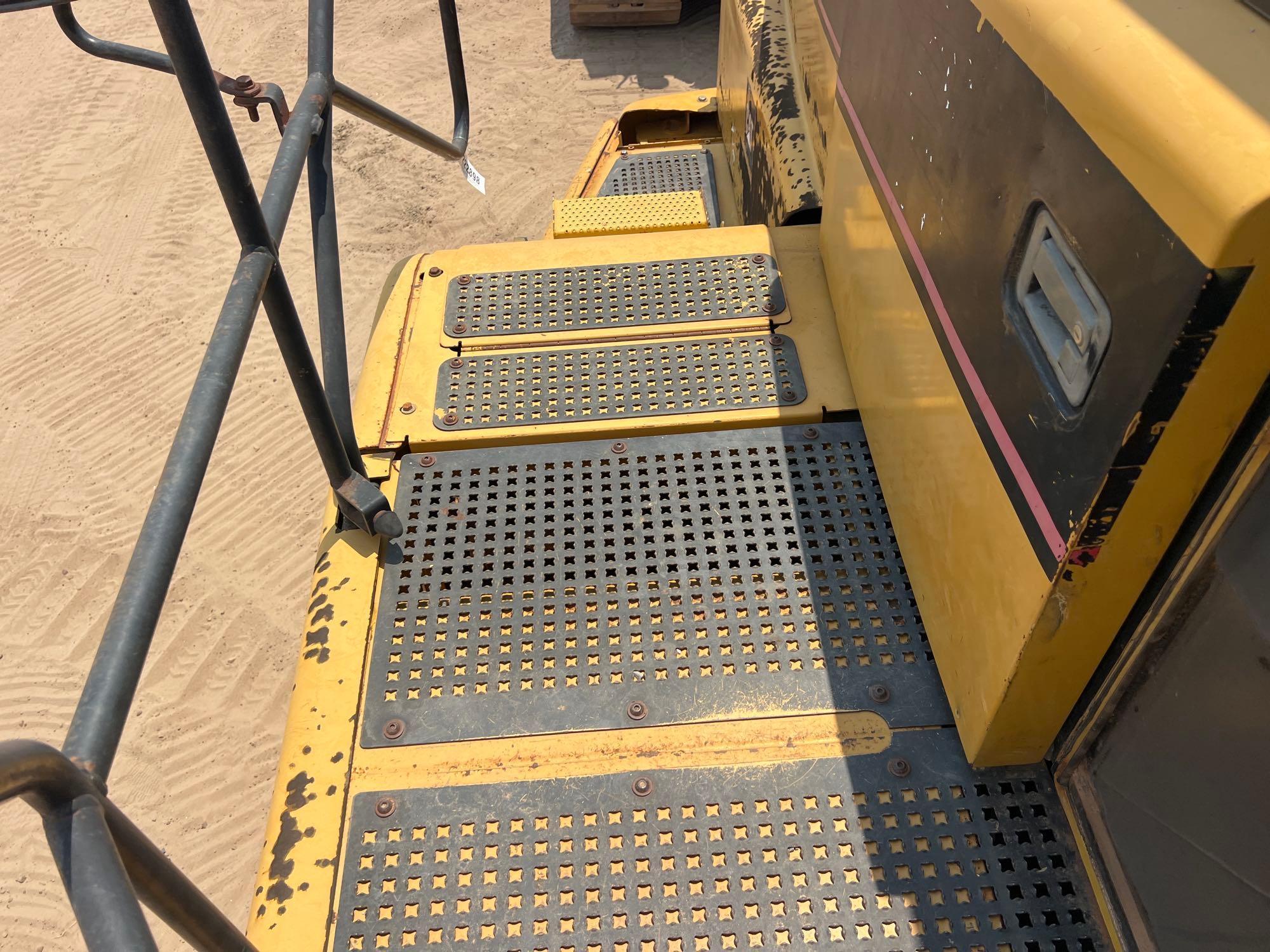 2004 Caterpillar 740