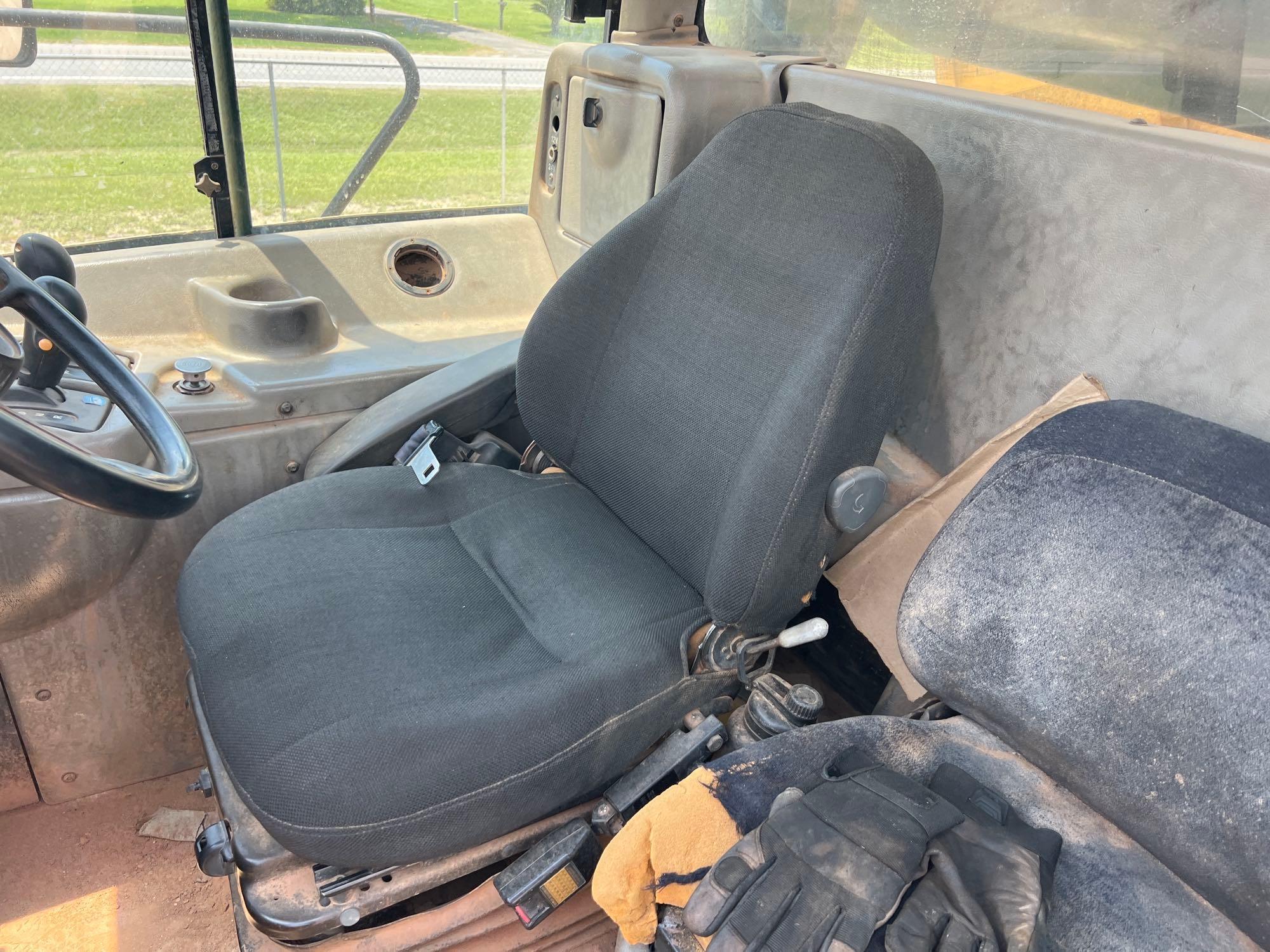 2004 Caterpillar 740