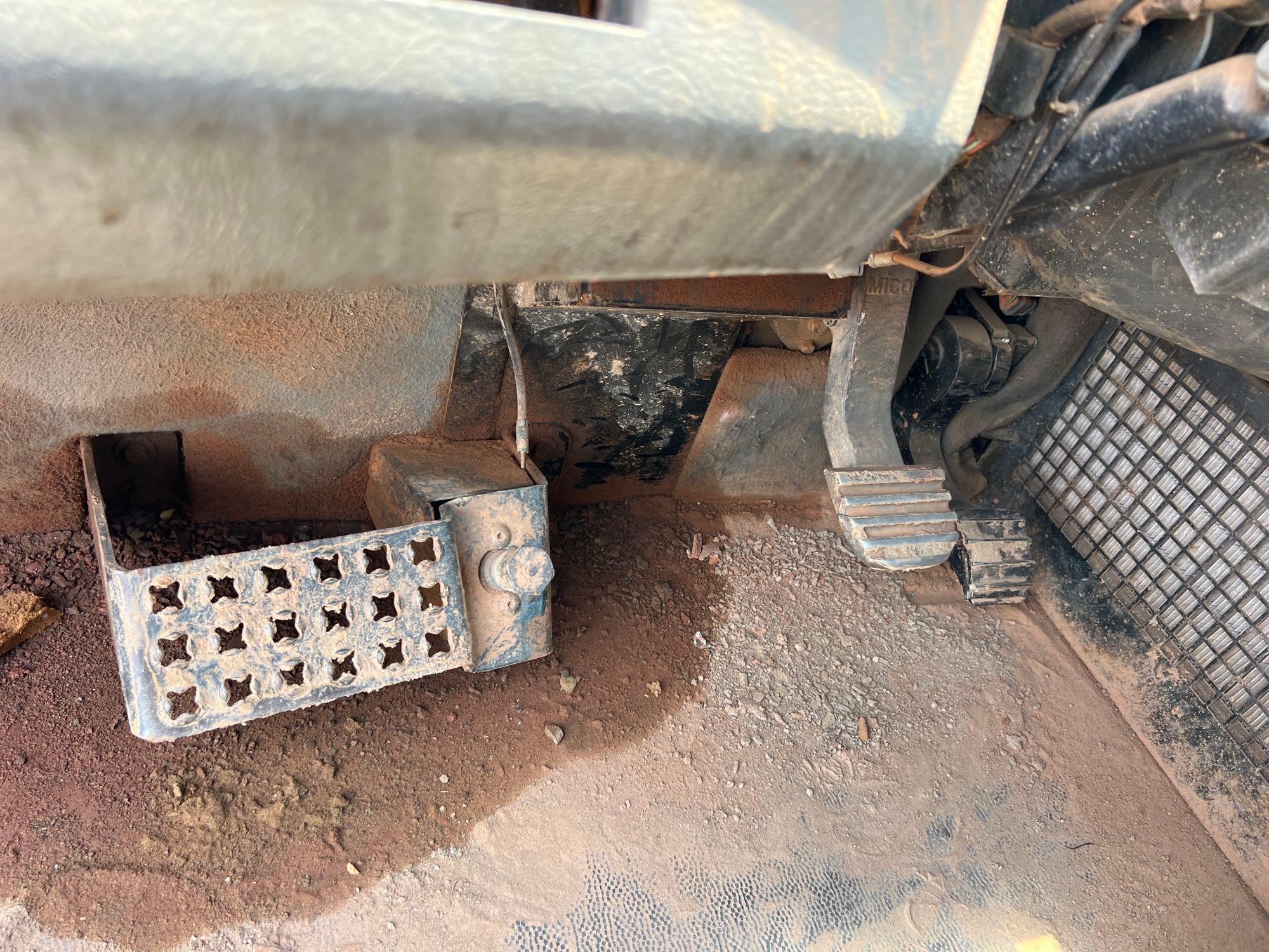 2004 Caterpillar 740