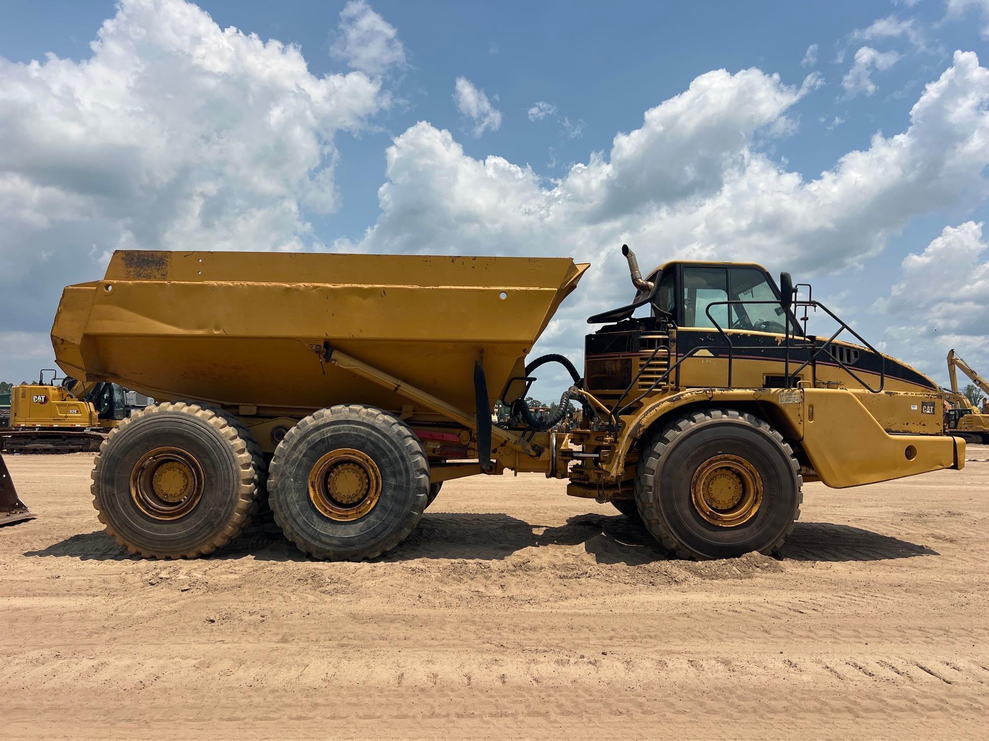 2004 Caterpillar 740