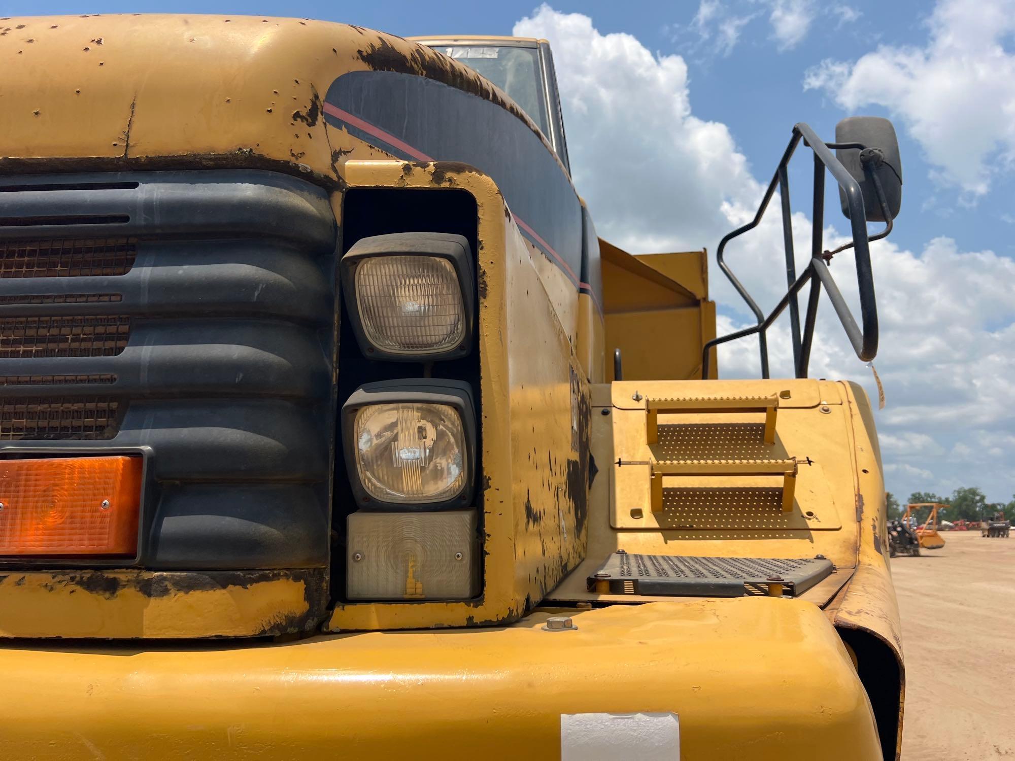 2004 Caterpillar 740