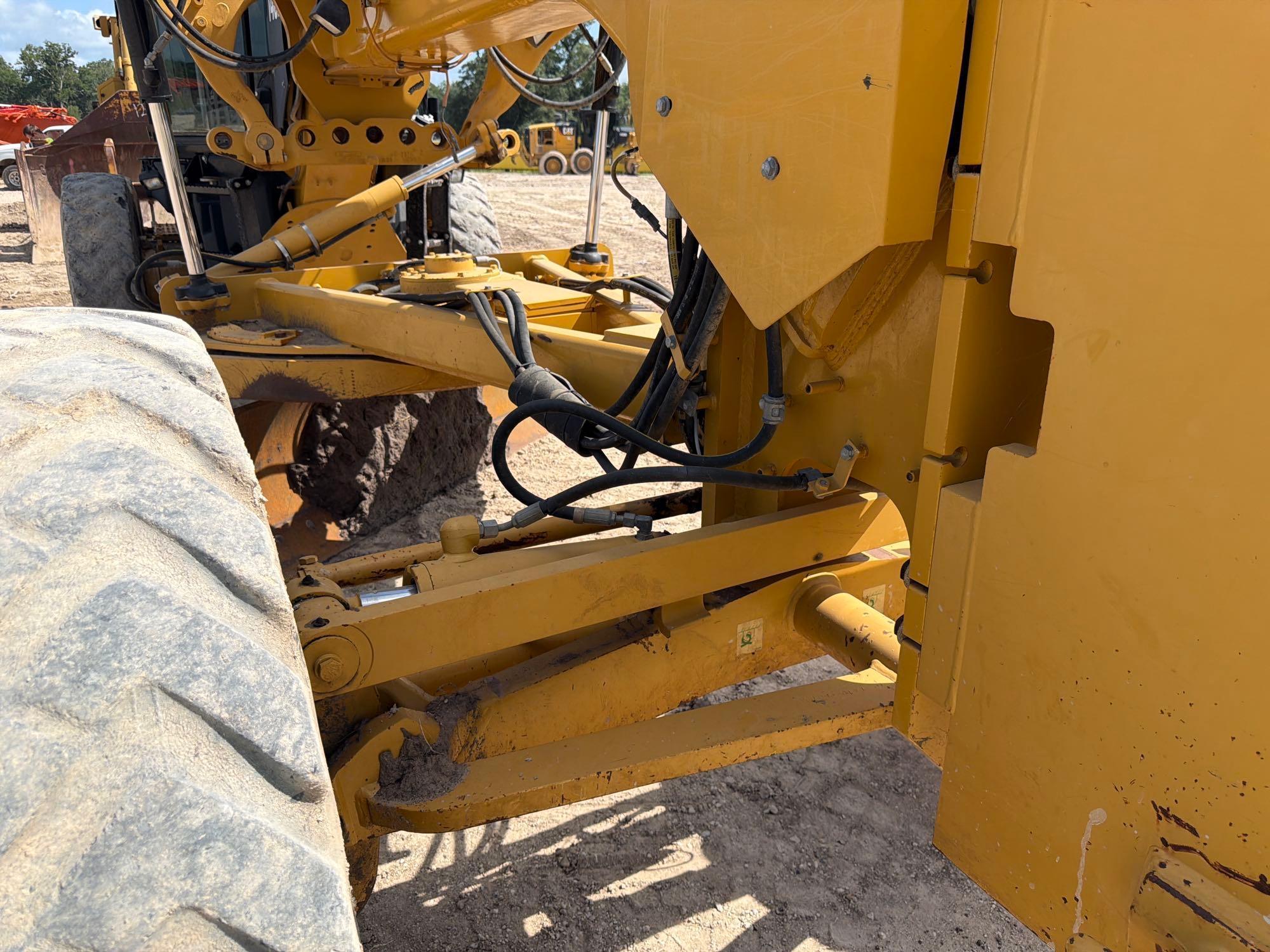2011 Caterpillar 140M