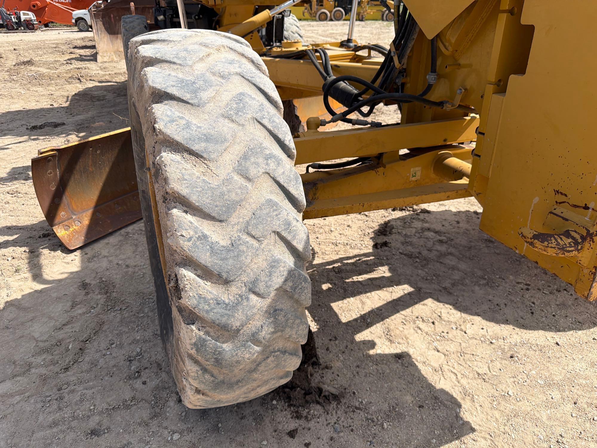 2011 Caterpillar 140M