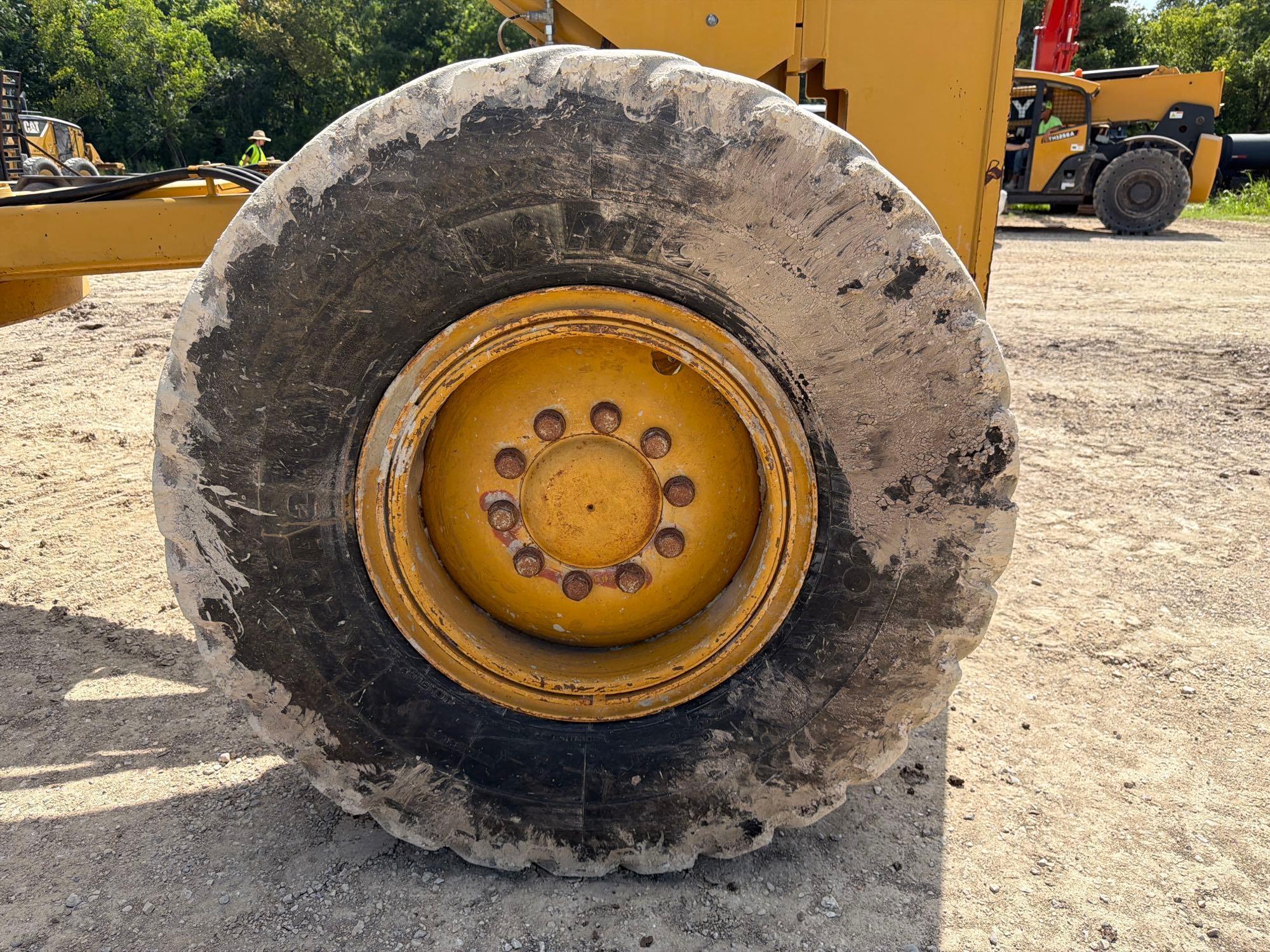 2011 Caterpillar 140M