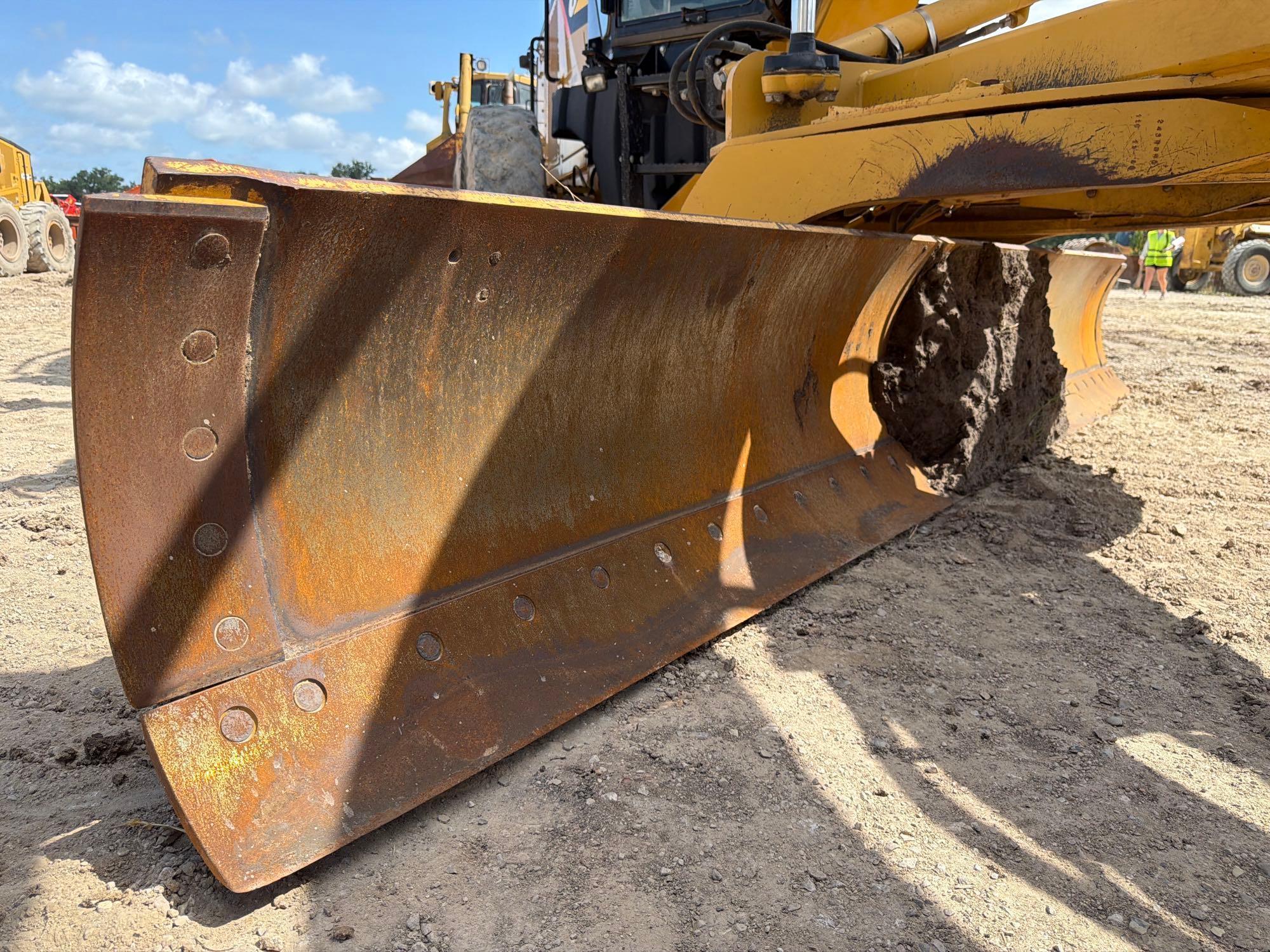 2011 Caterpillar 140M
