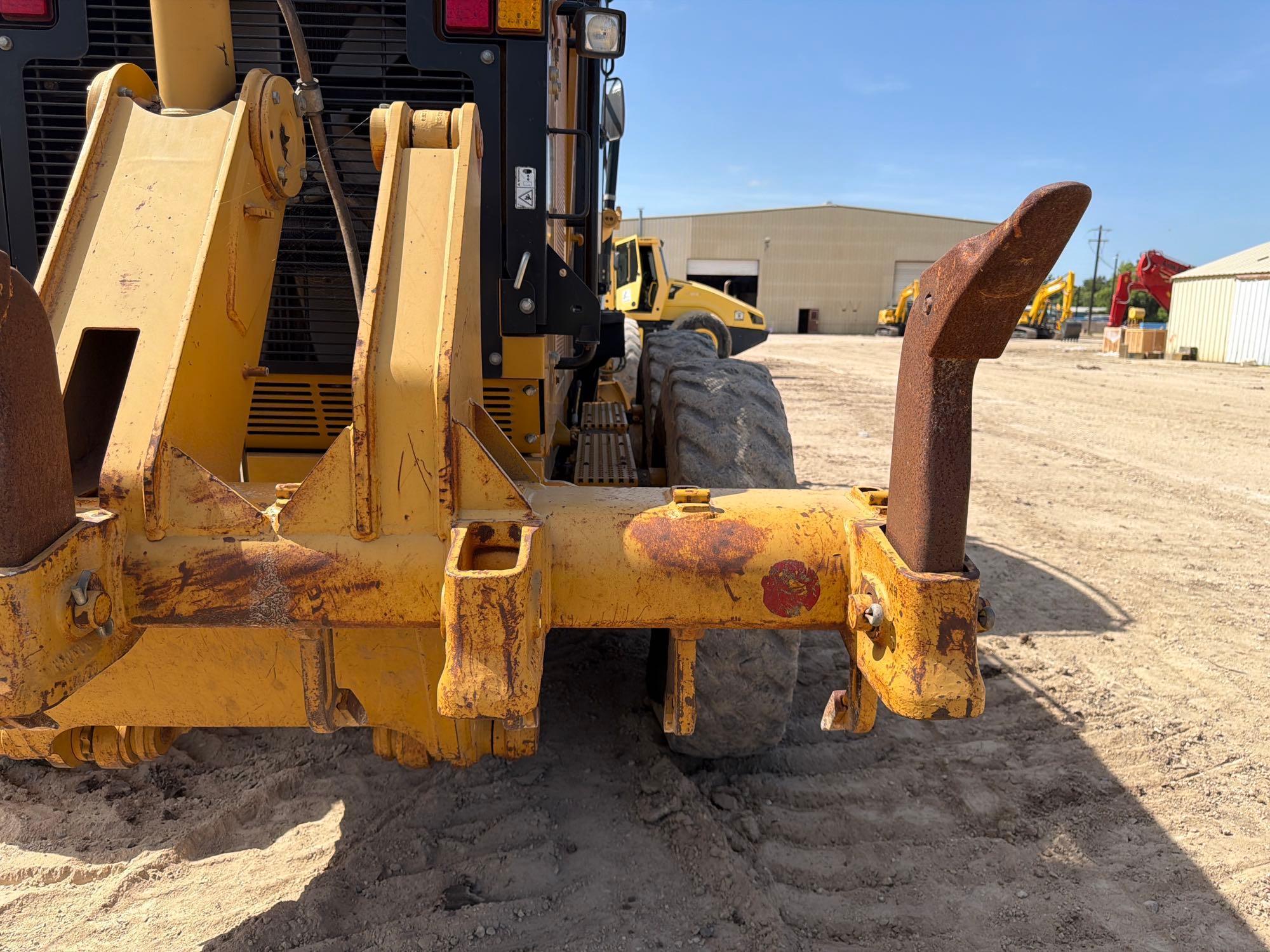 2011 Caterpillar 140M