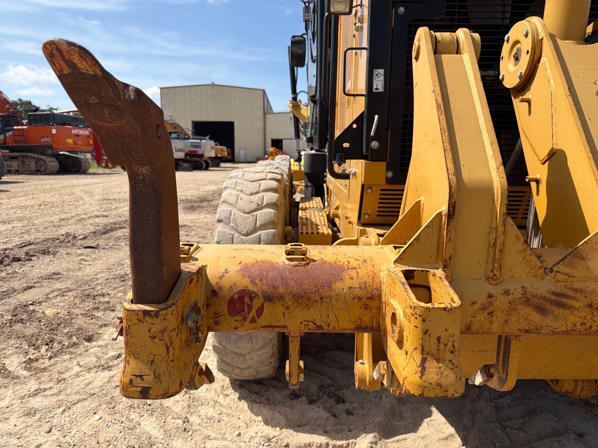 2011 Caterpillar 140M