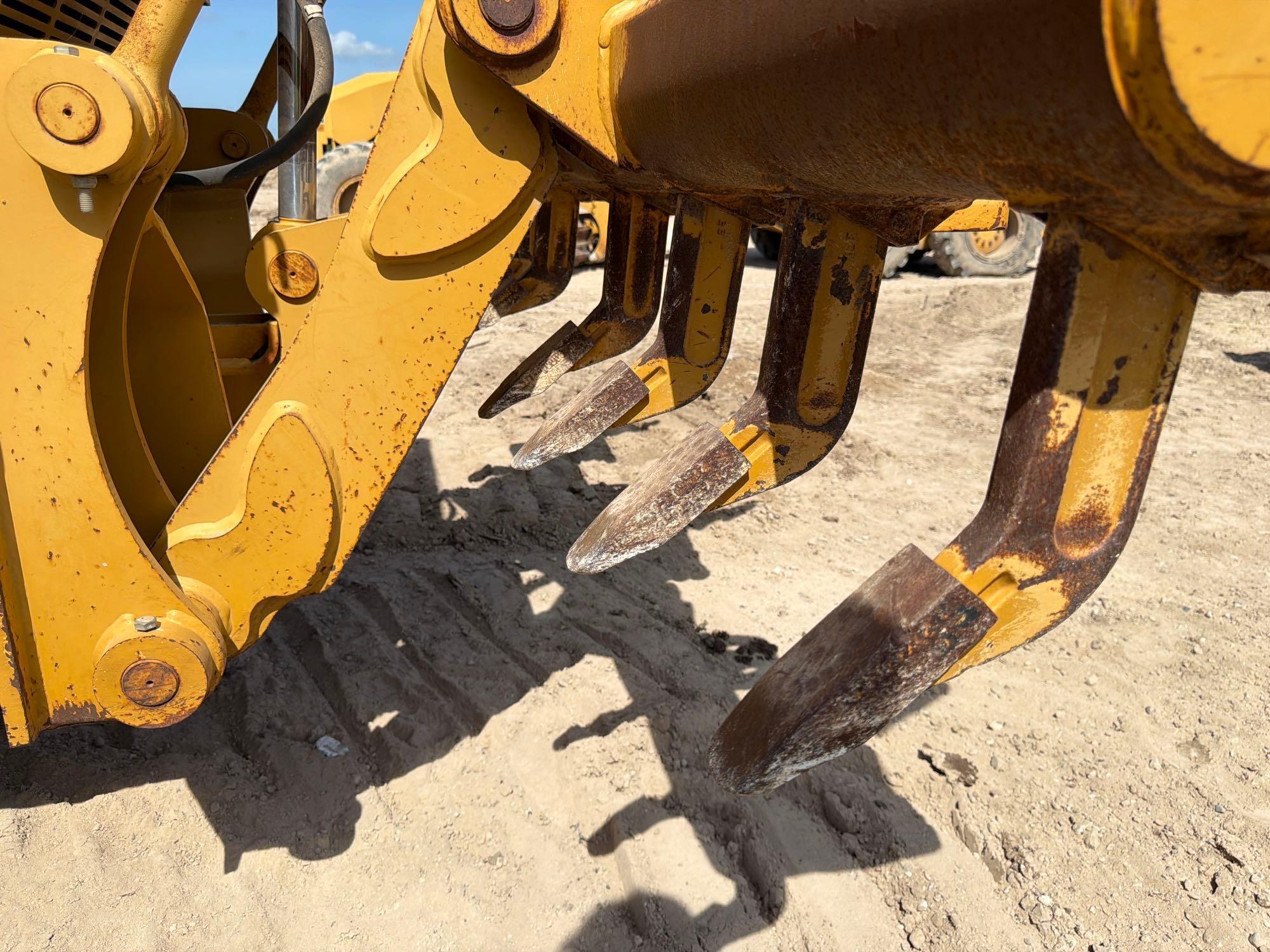 2011 Caterpillar 140M