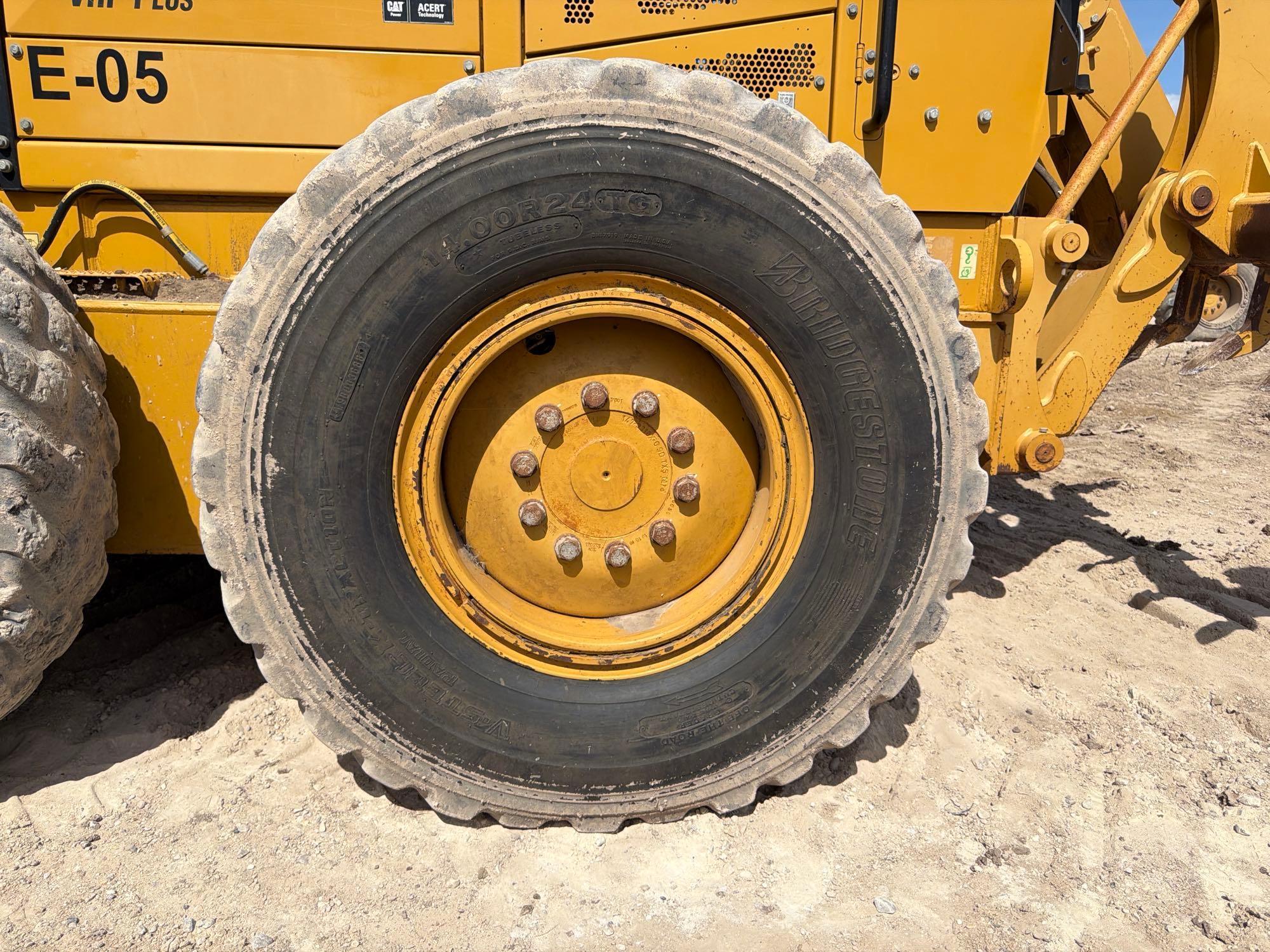 2011 Caterpillar 140M