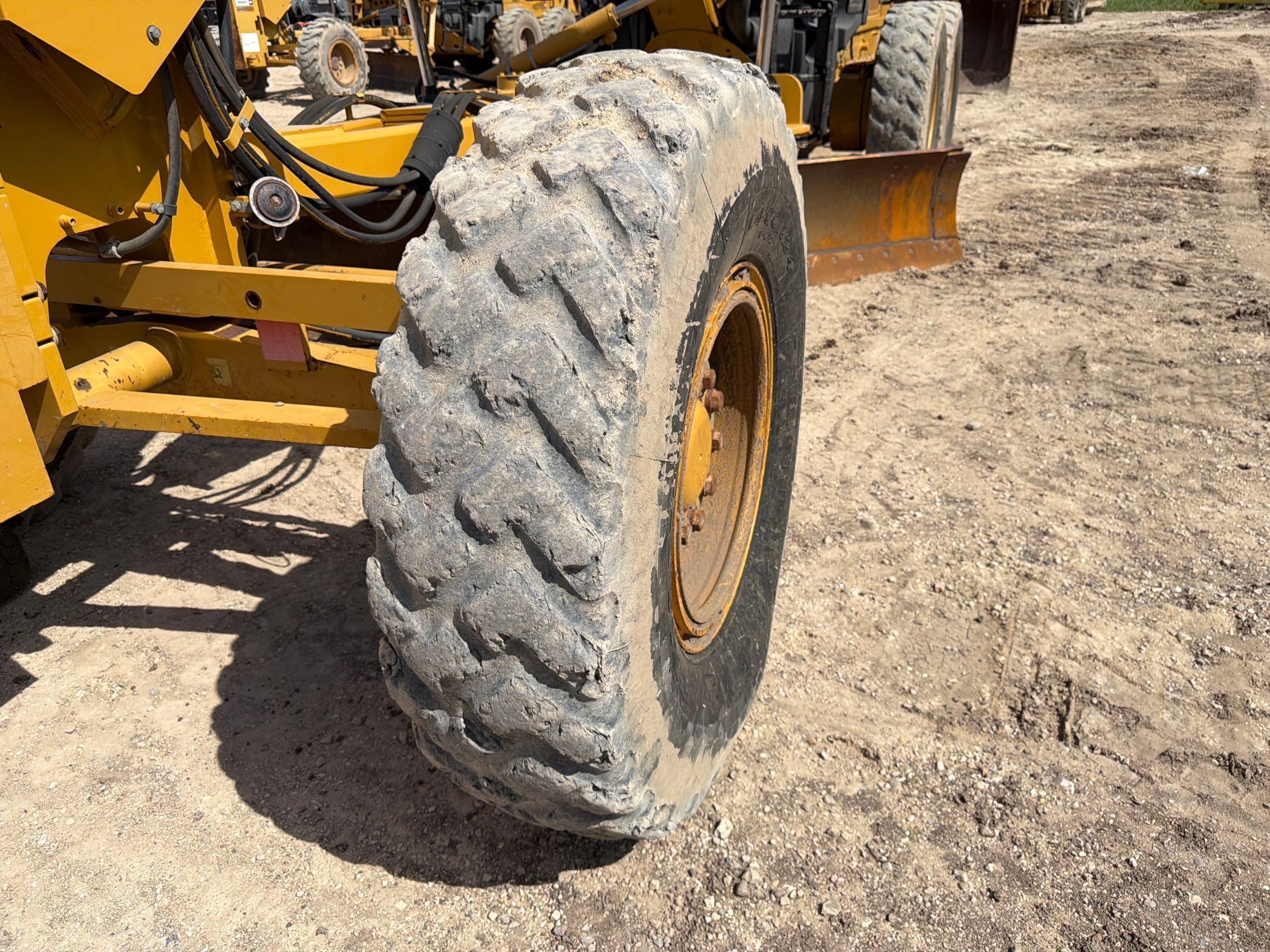2011 Caterpillar 140M