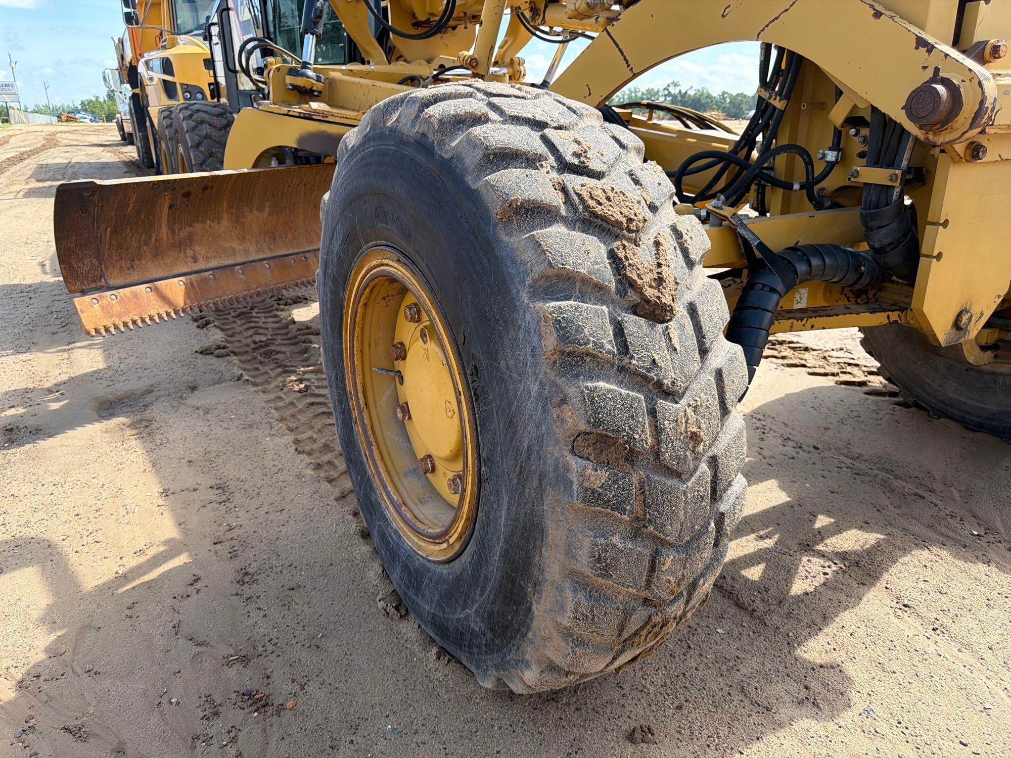 2010 Caterpillar 120M