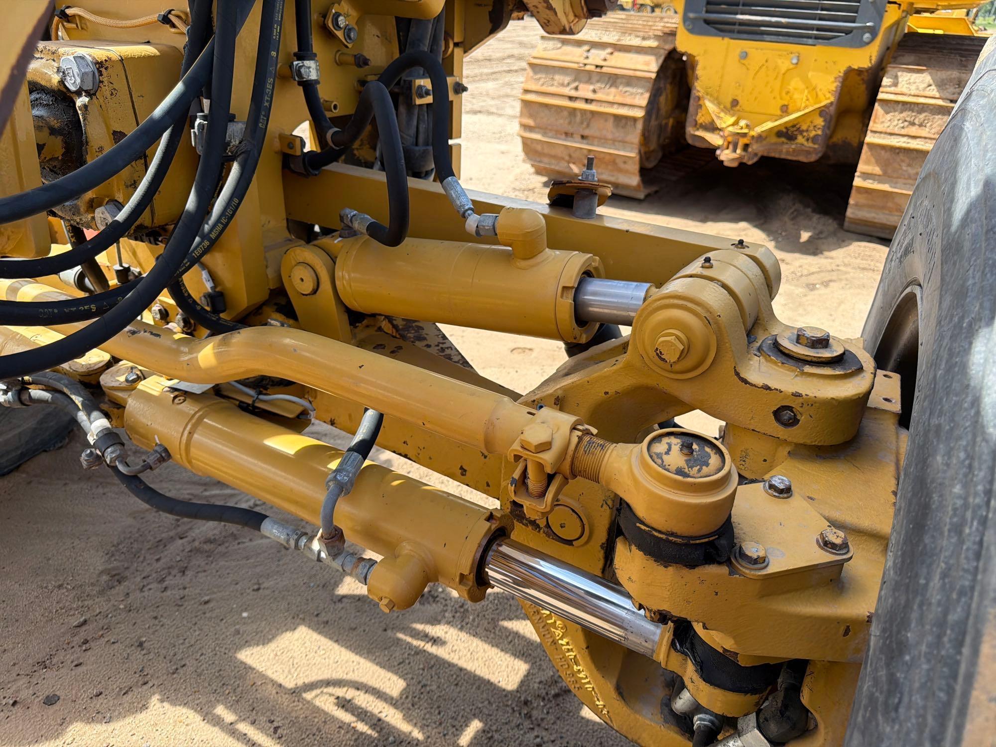 2010 Caterpillar 120M