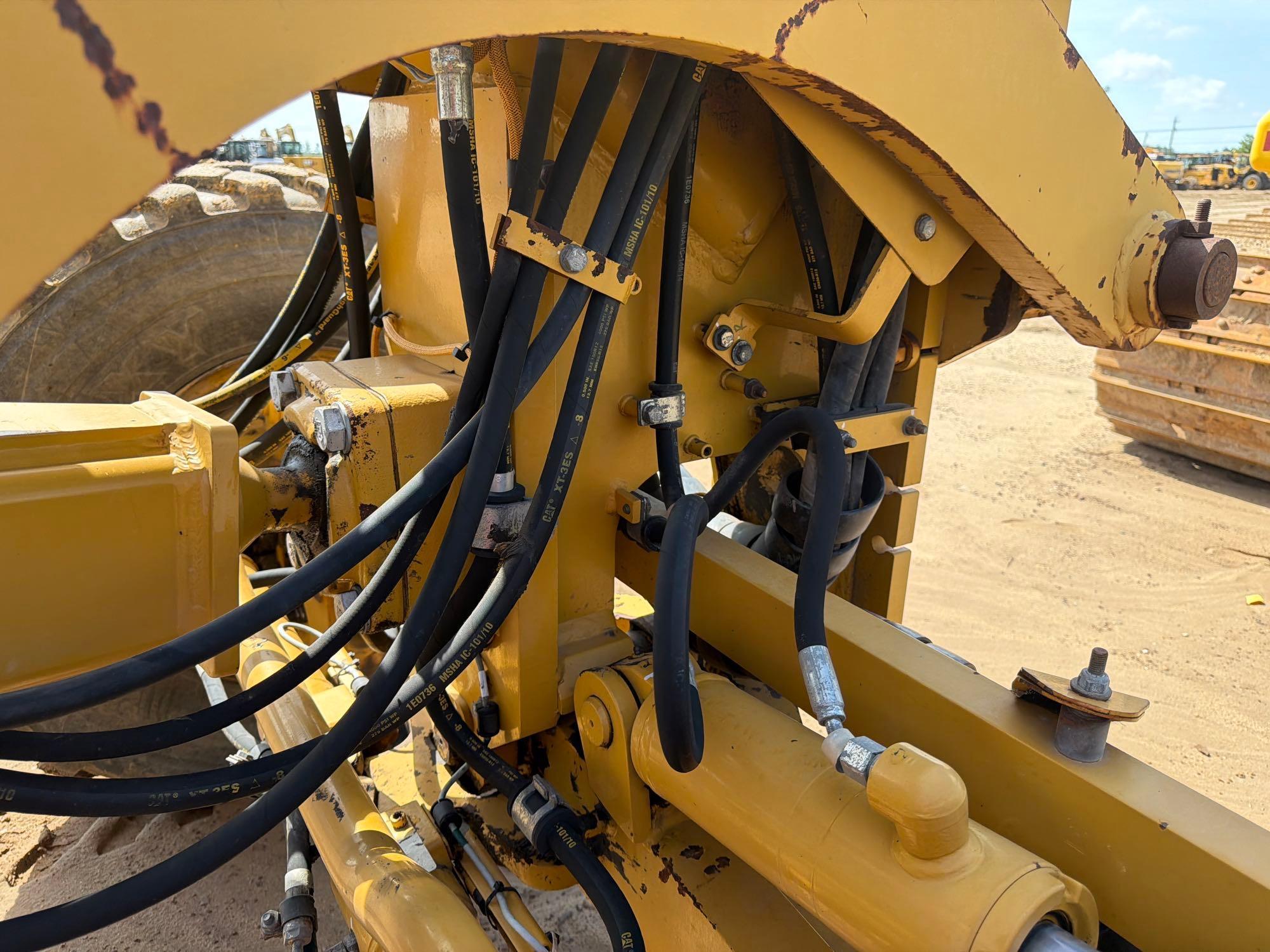 2010 Caterpillar 120M