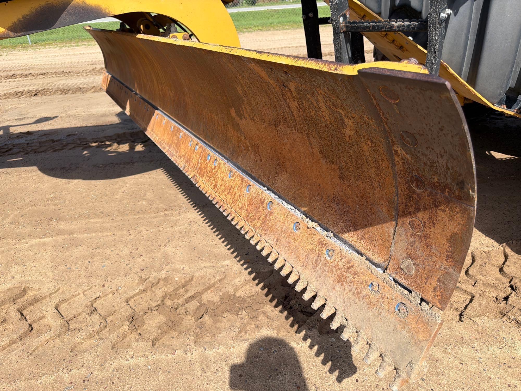 2010 Caterpillar 120M