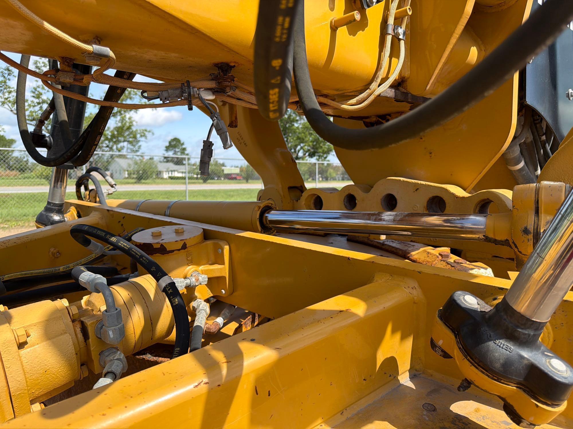 2010 Caterpillar 120M
