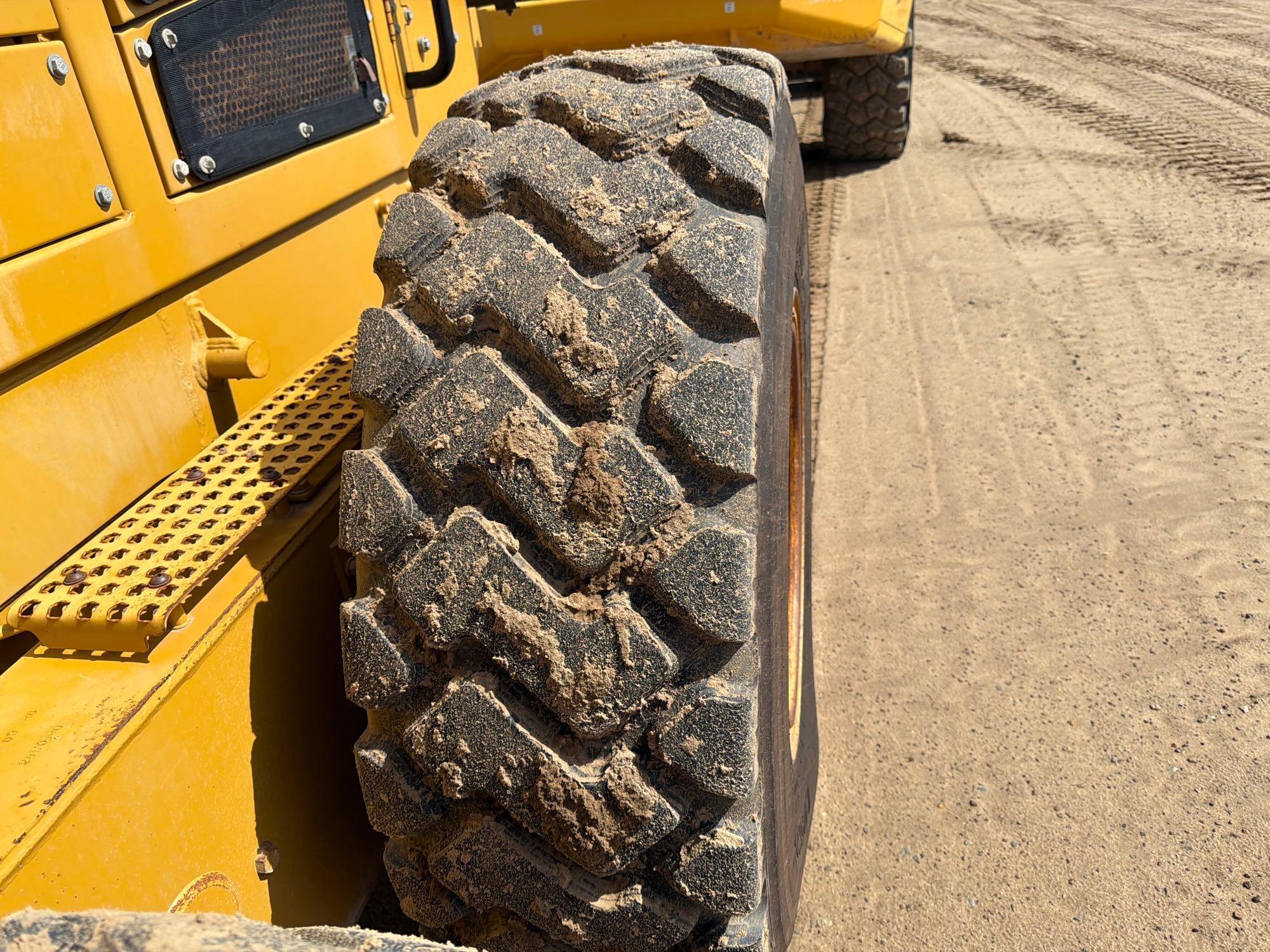 2010 Caterpillar 120M