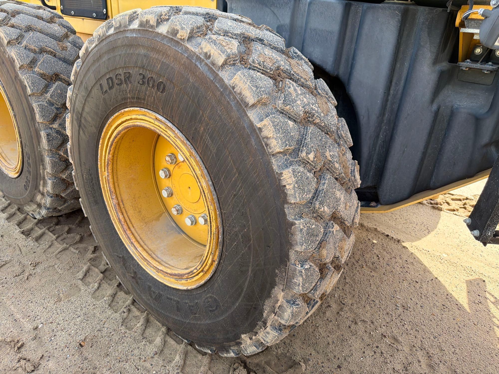 2010 Caterpillar 120M