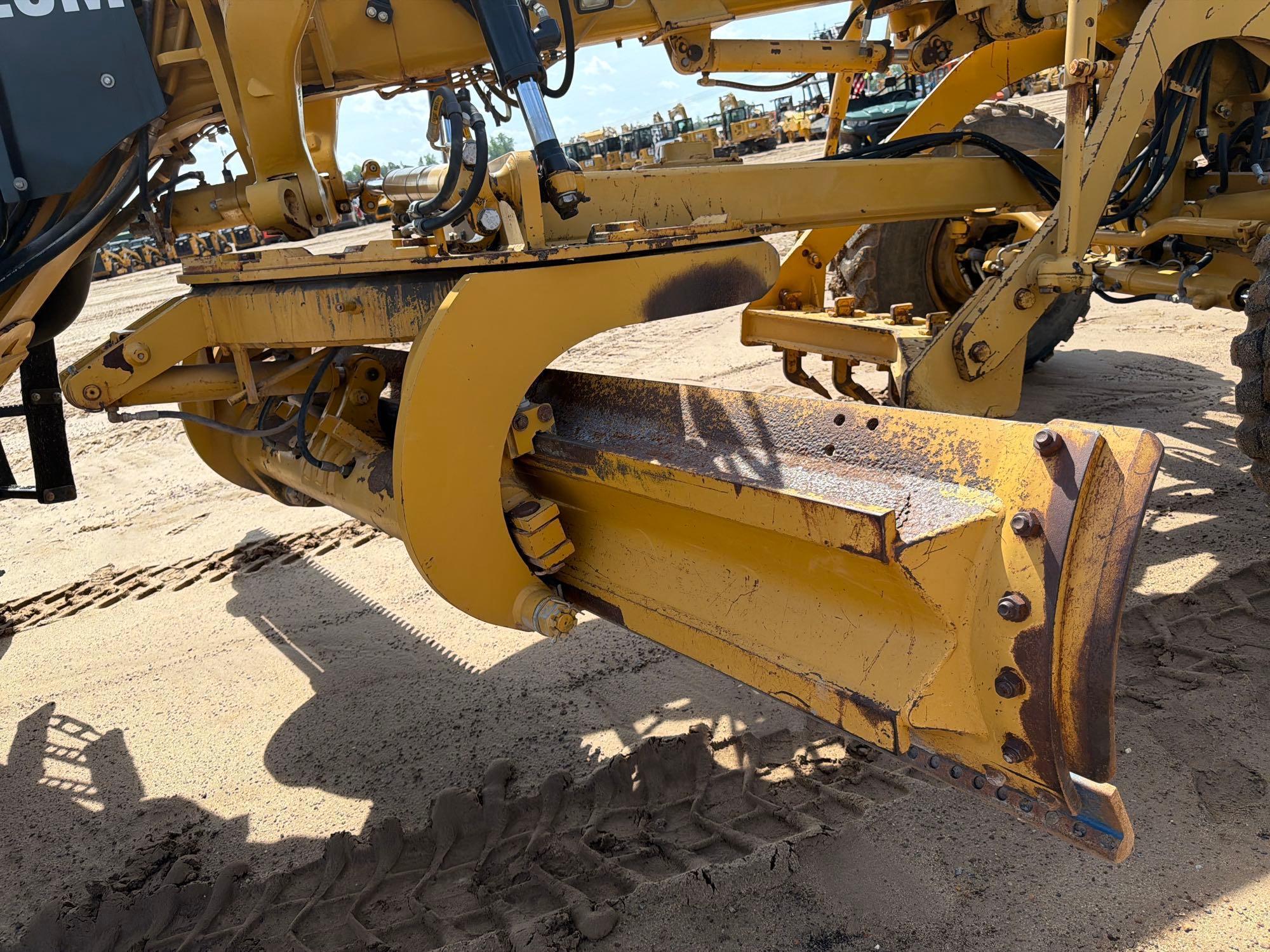 2010 Caterpillar 120M