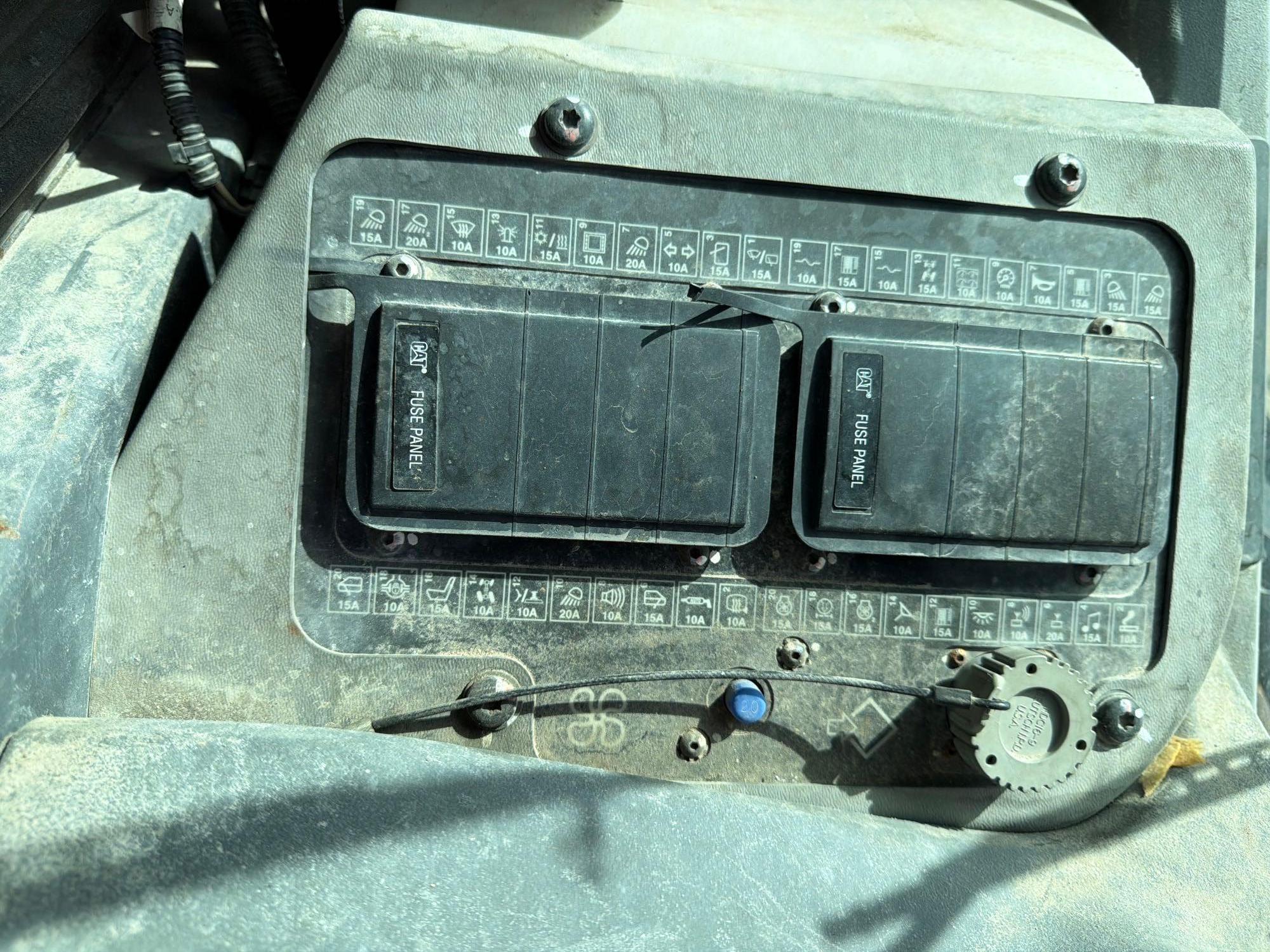 2010 Caterpillar 120M