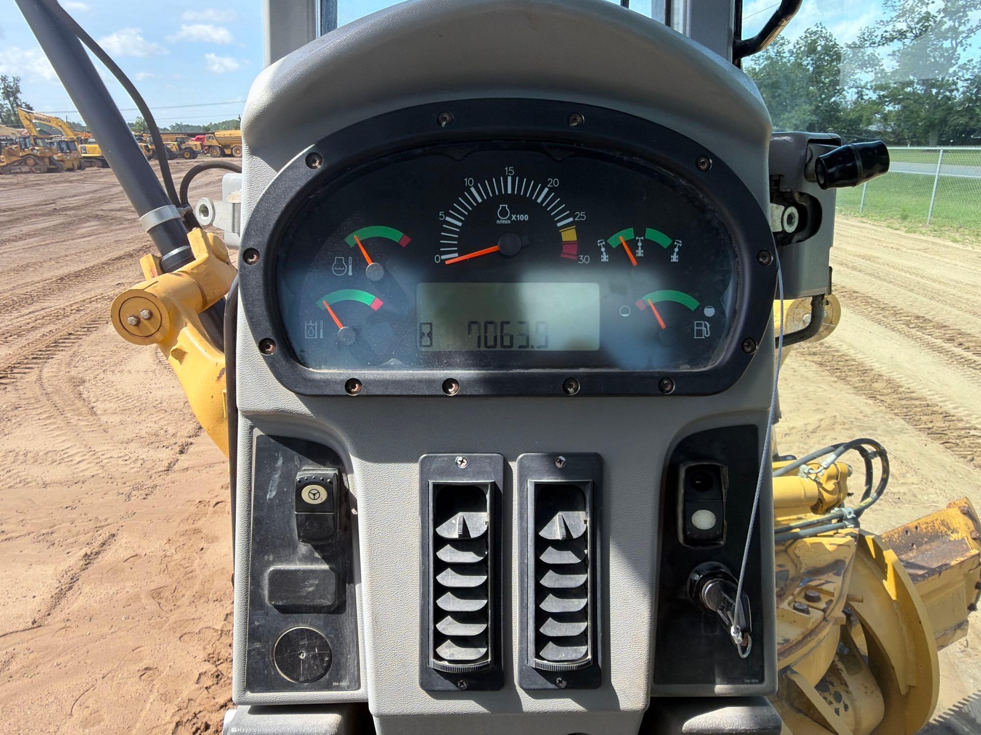 2010 Caterpillar 120M