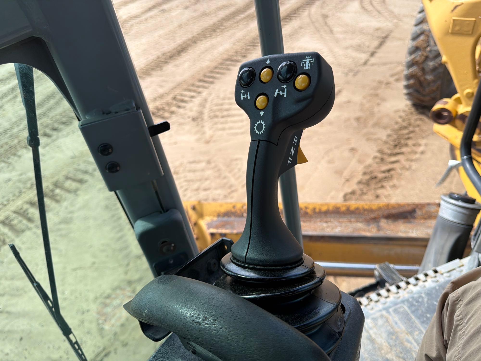 2010 Caterpillar 120M