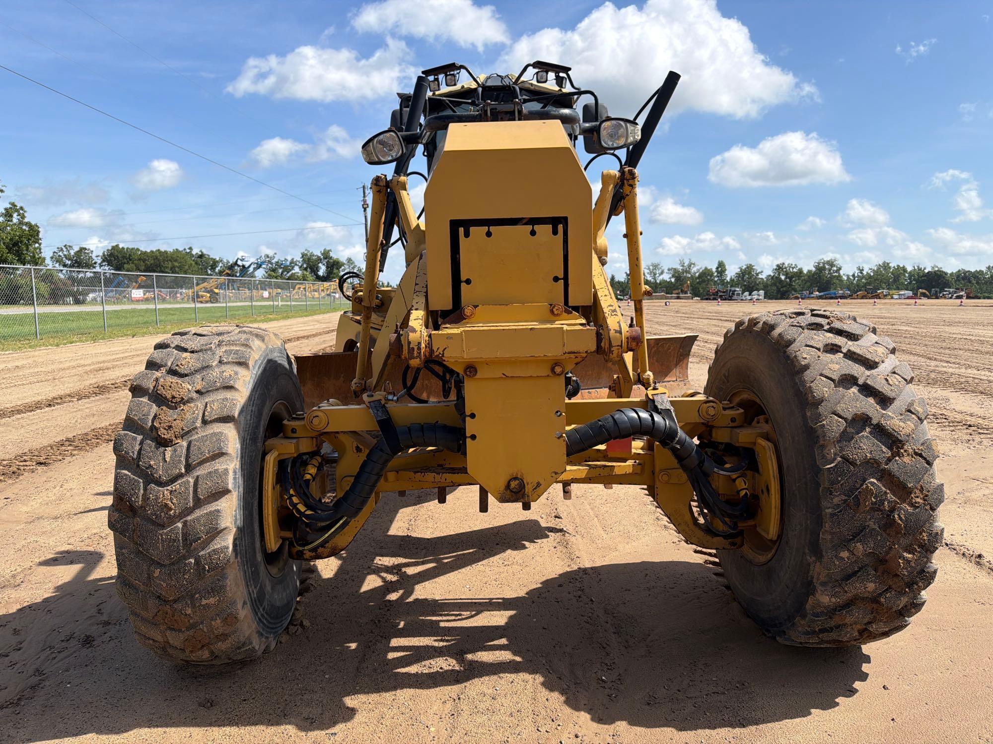2010 Caterpillar 120M