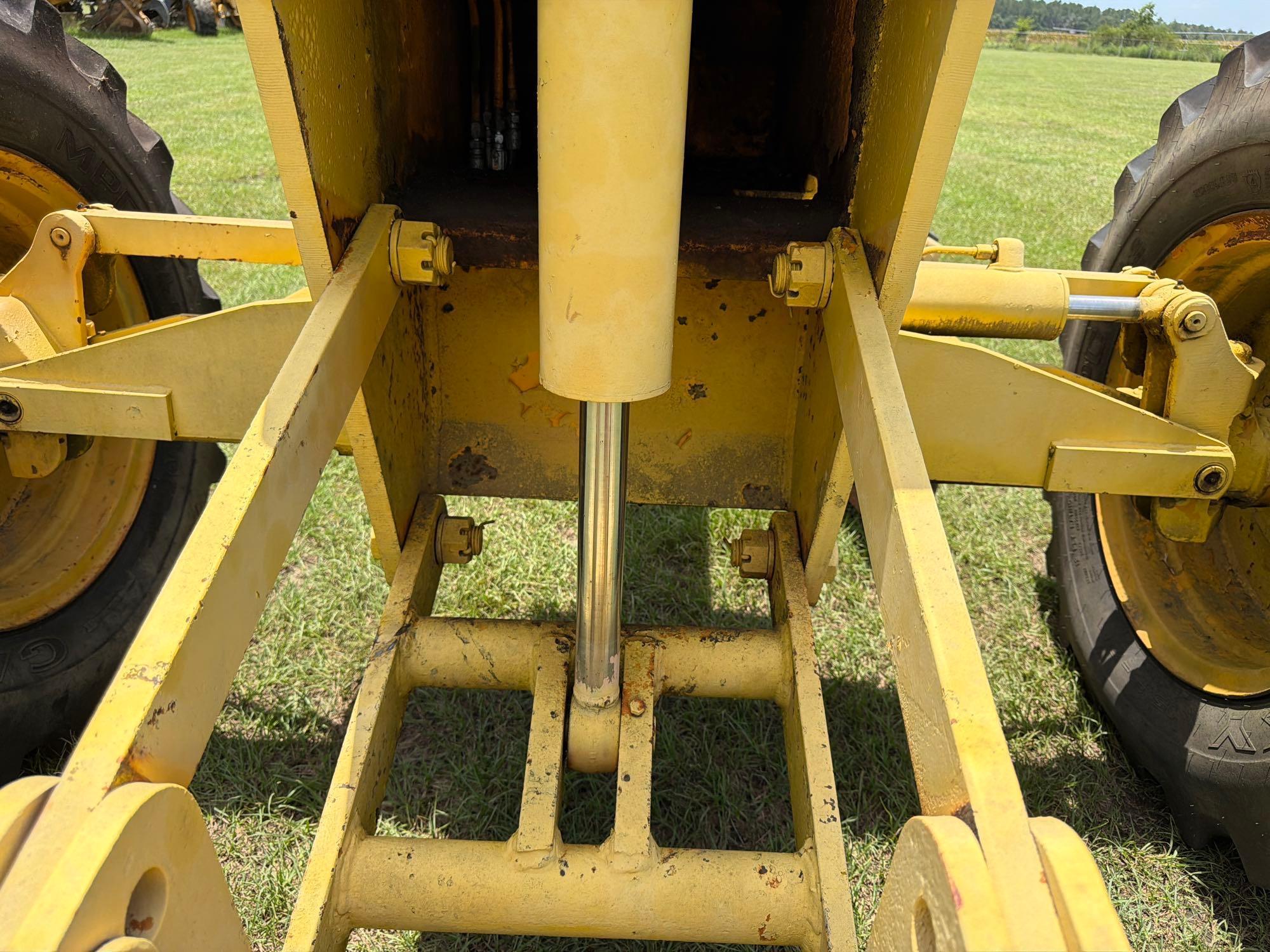 John Deere 570A