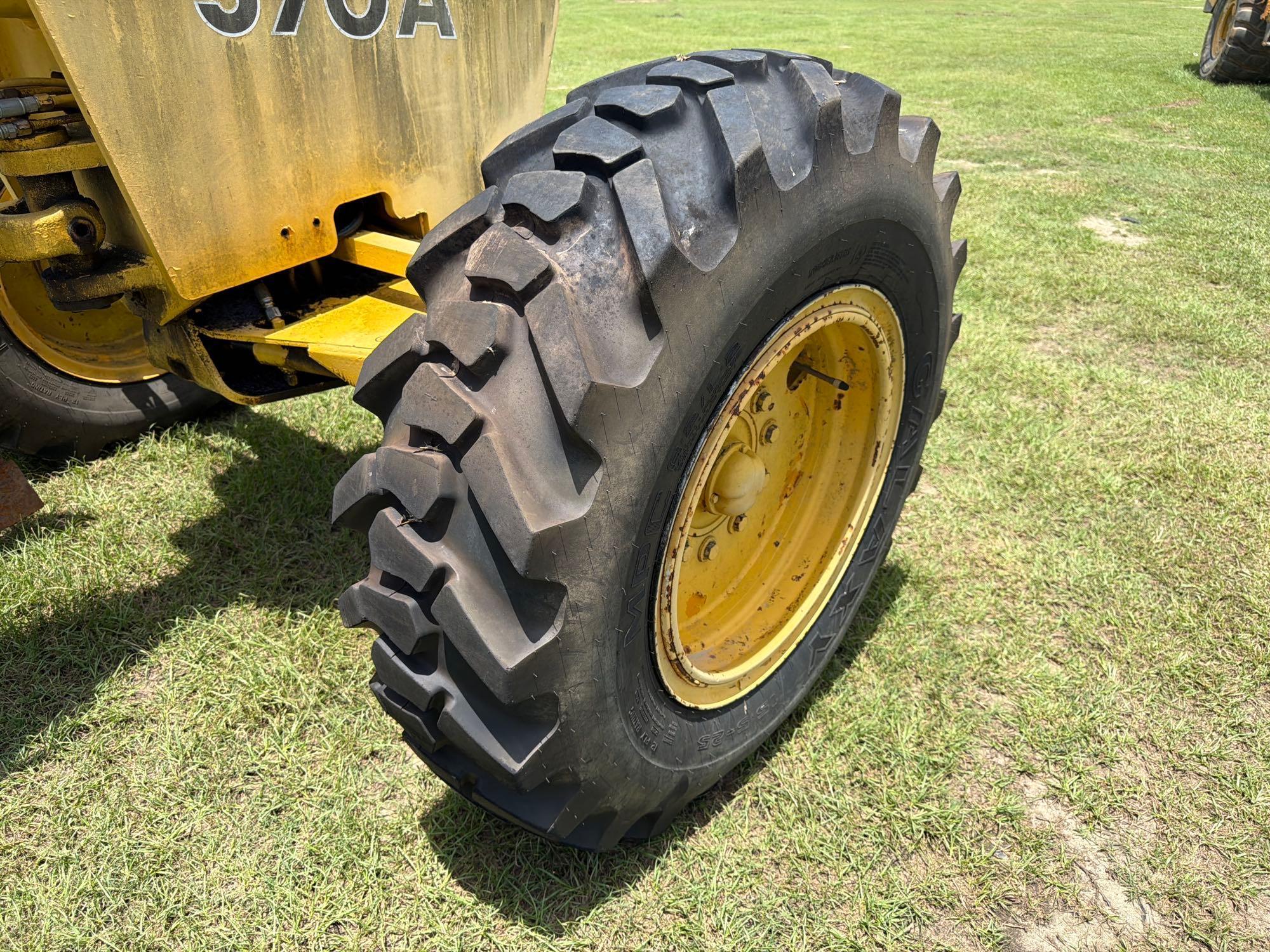 John Deere 570A