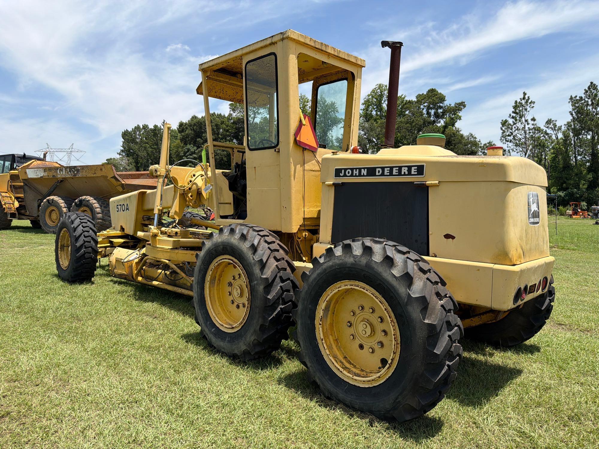 John Deere 570A