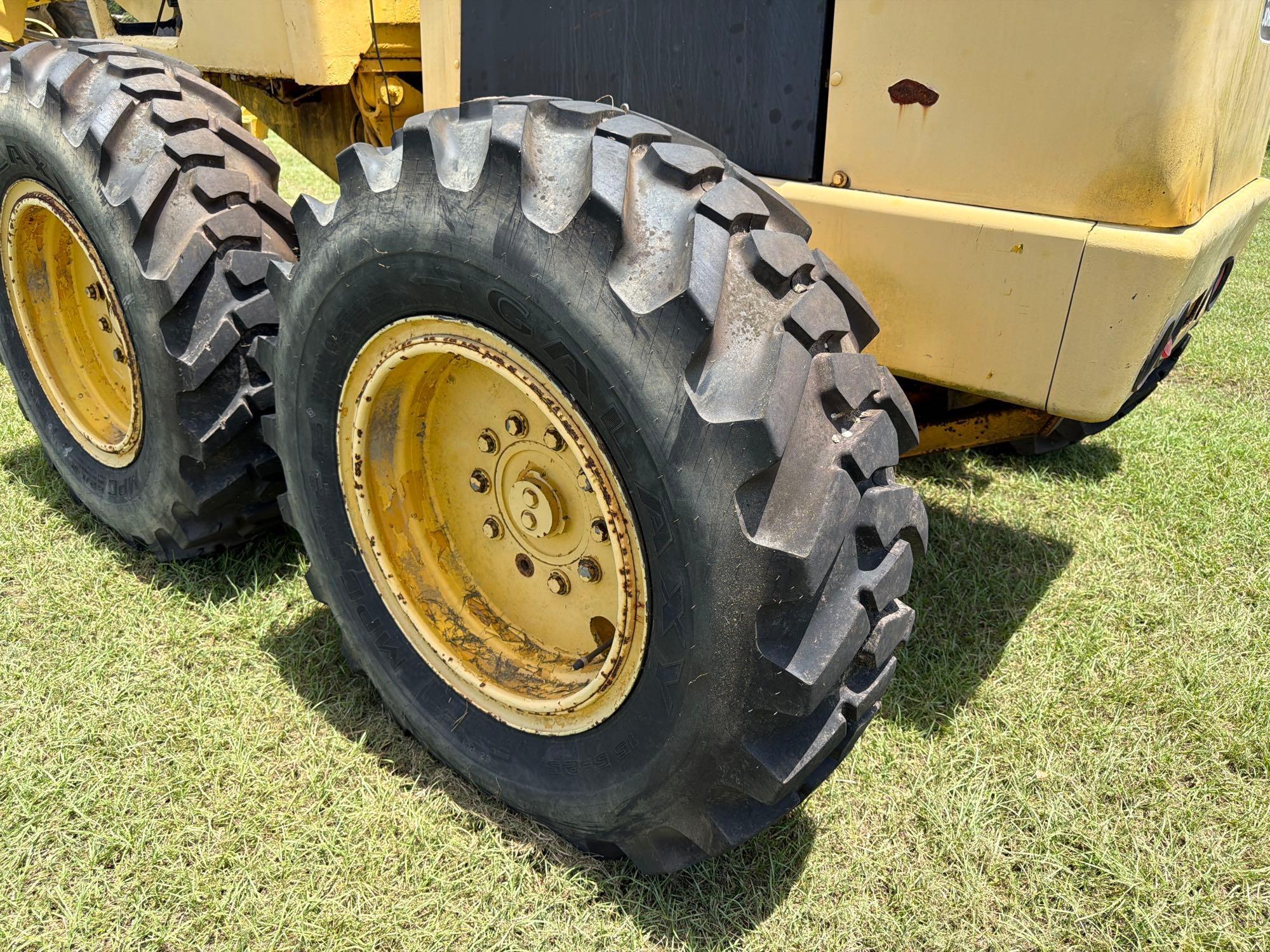 John Deere 570A