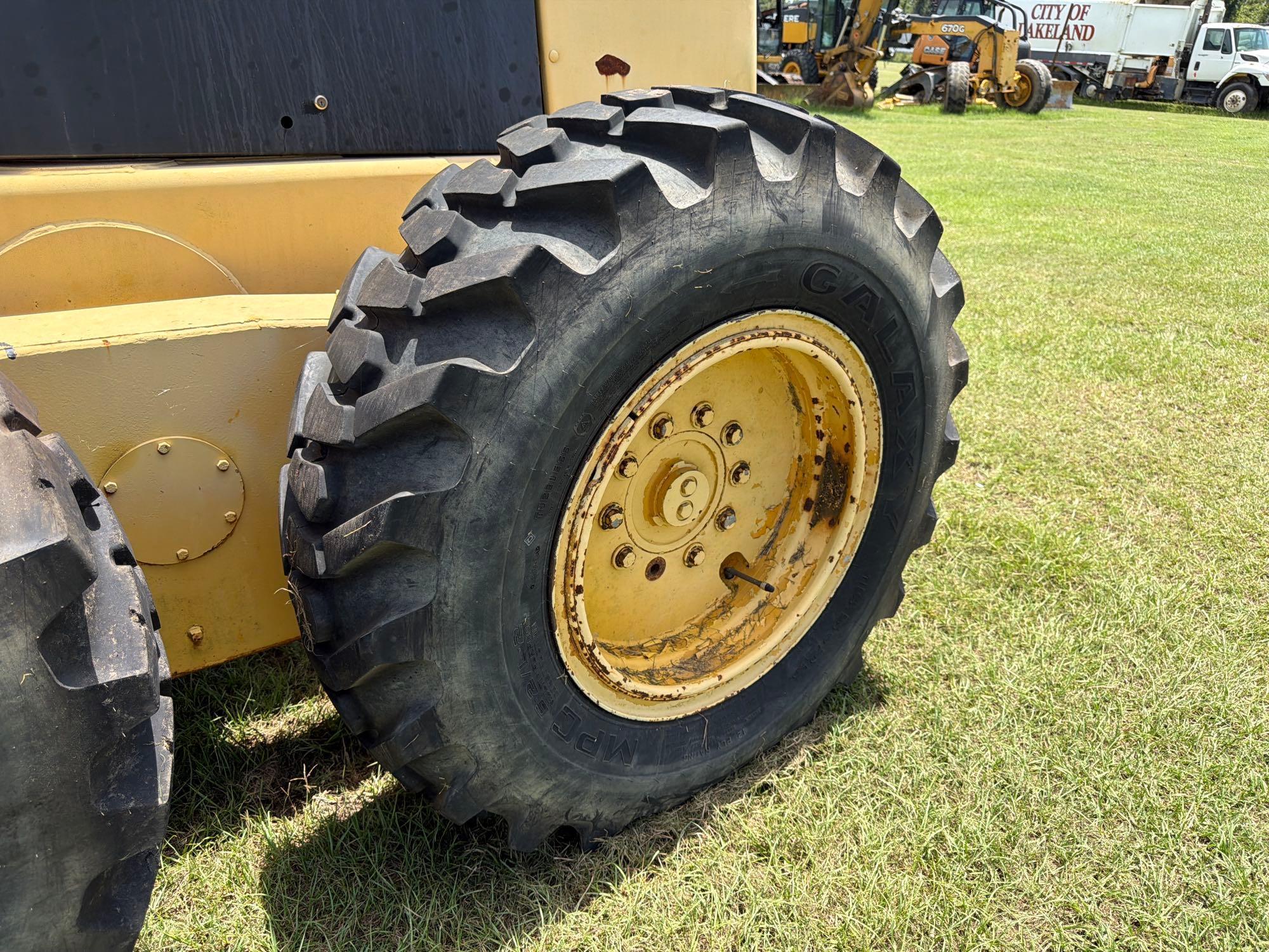 John Deere 570A
