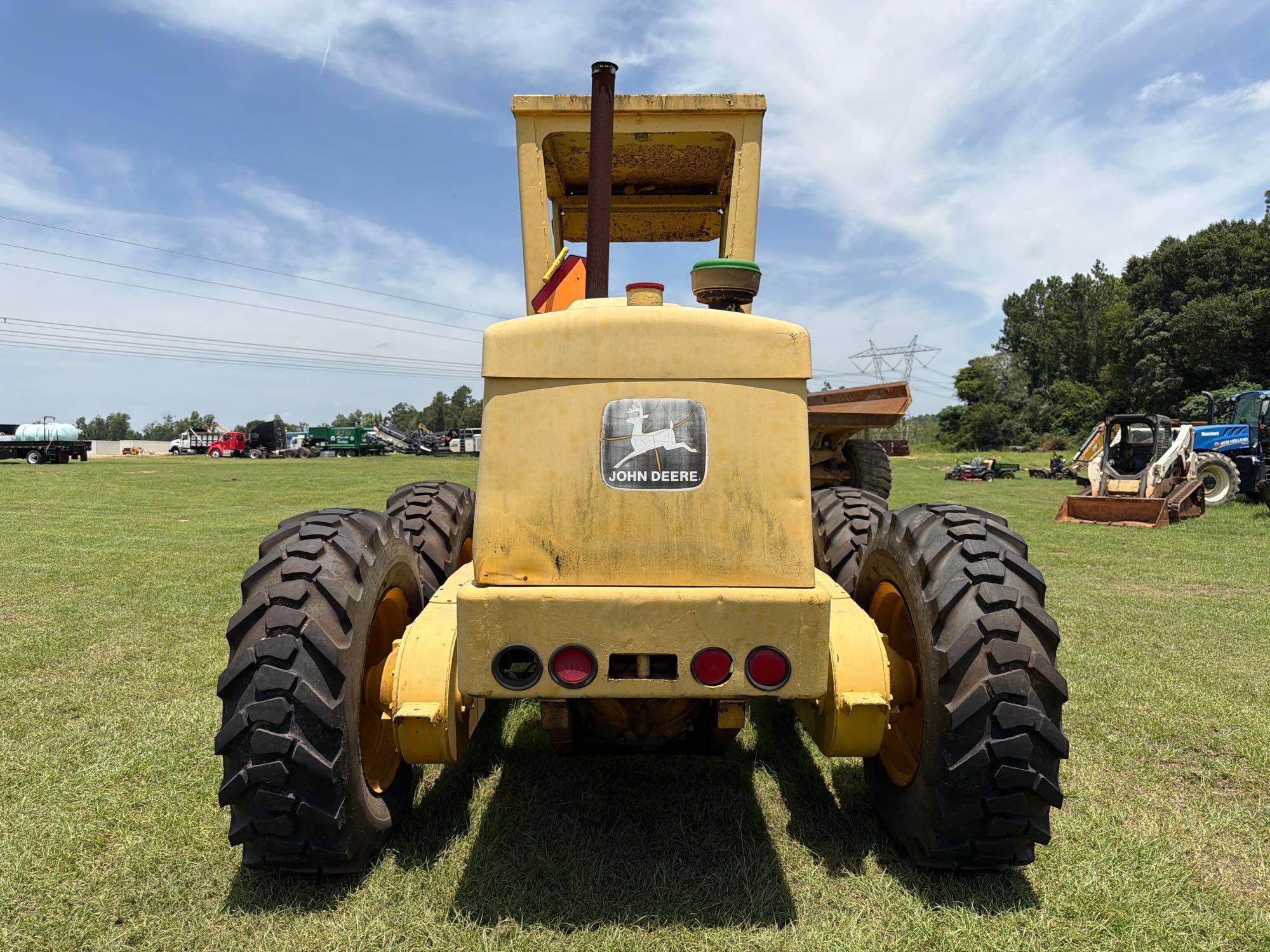John Deere 570A